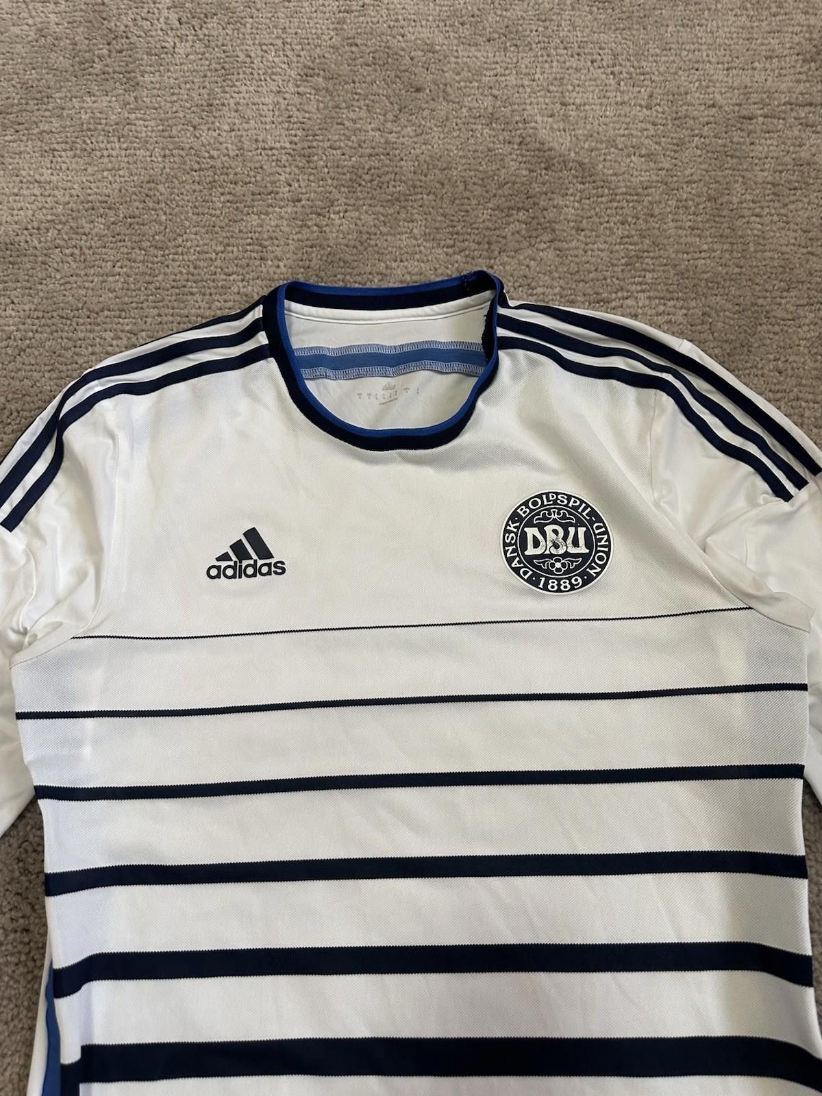 Adidas DENMARK 2014 2015 AWAY SHIRT JERSEY LONG SLEEVE ADIDAS Sz S Size US S / EU 44-46 / 1 - 5 Thumbnail
