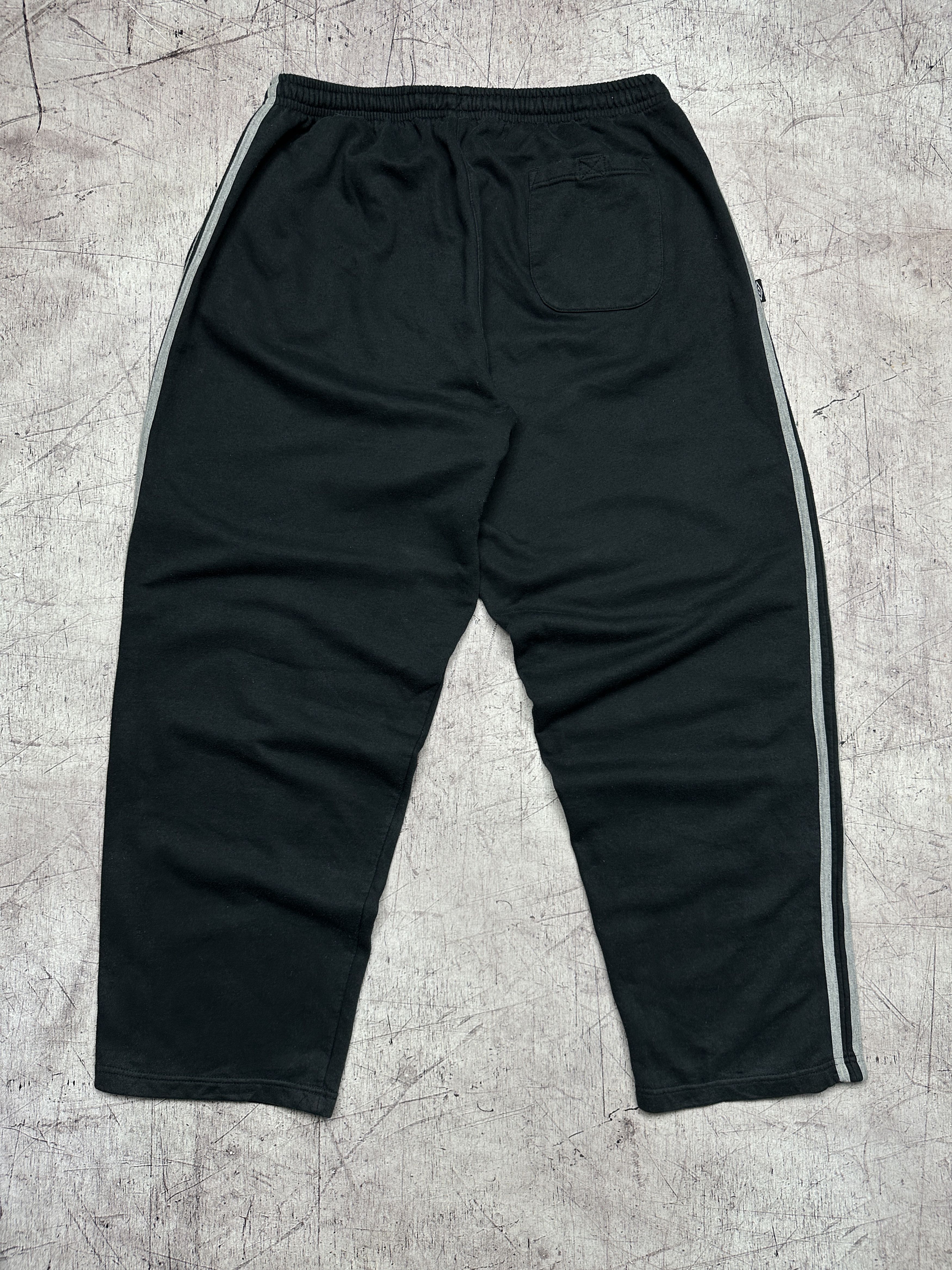 Umbro Umbro Vintage Mens Baggy Sweatpants Cotton Track Pants Size US 38 / EU 54 - 7 Thumbnail