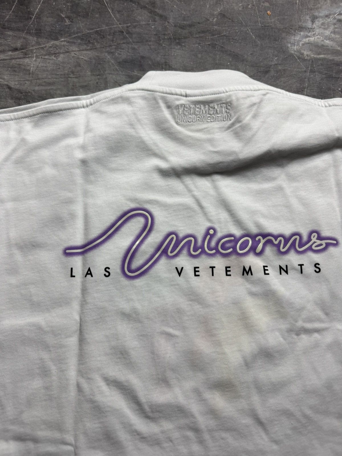 Vetements Vetements Las Vetements Unicorn Dolphins t-shirt in White Size US L / EU 52-54 / 3 - 5 Thumbnail