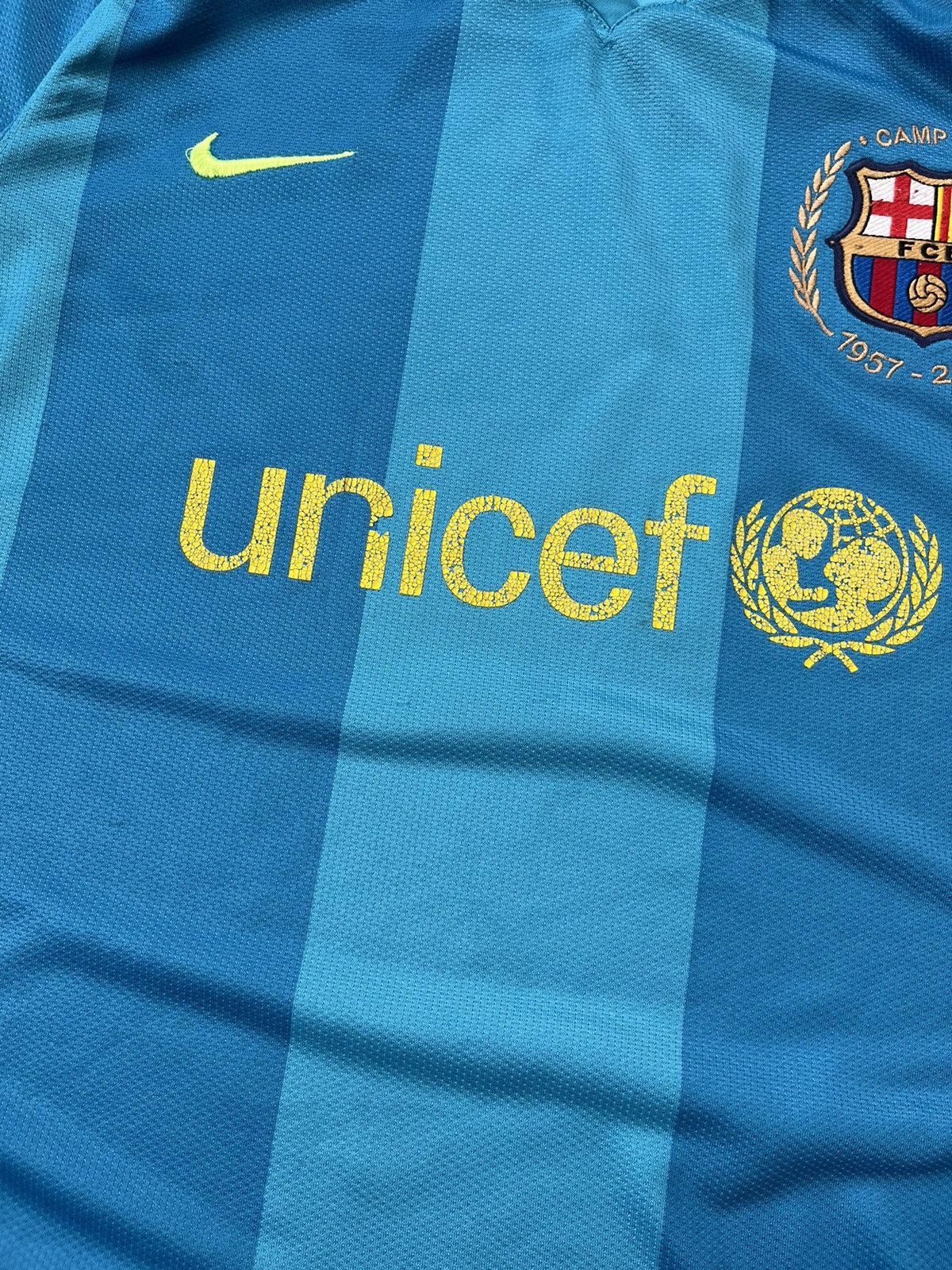 Vintage Vintage Nike FC Barcelona football jersey t-shirt 00s 90s Size US M / EU 48-50 / 2 - 2 Thumbnail