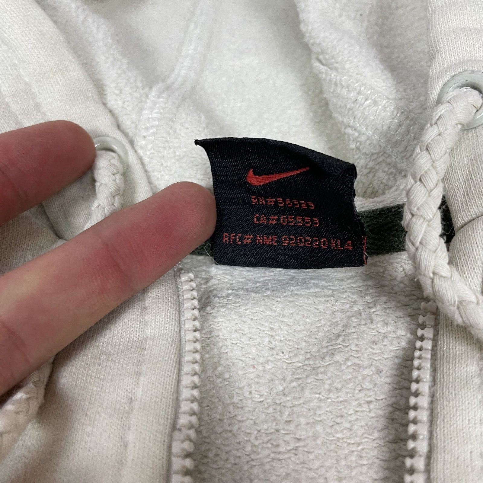 Nike × Vintage Vintage Nike Women's Beige Centre Logo Swoosh Hoodie M(8-10) Size M / US 6-8 / IT 42-44 - 11 Thumbnail