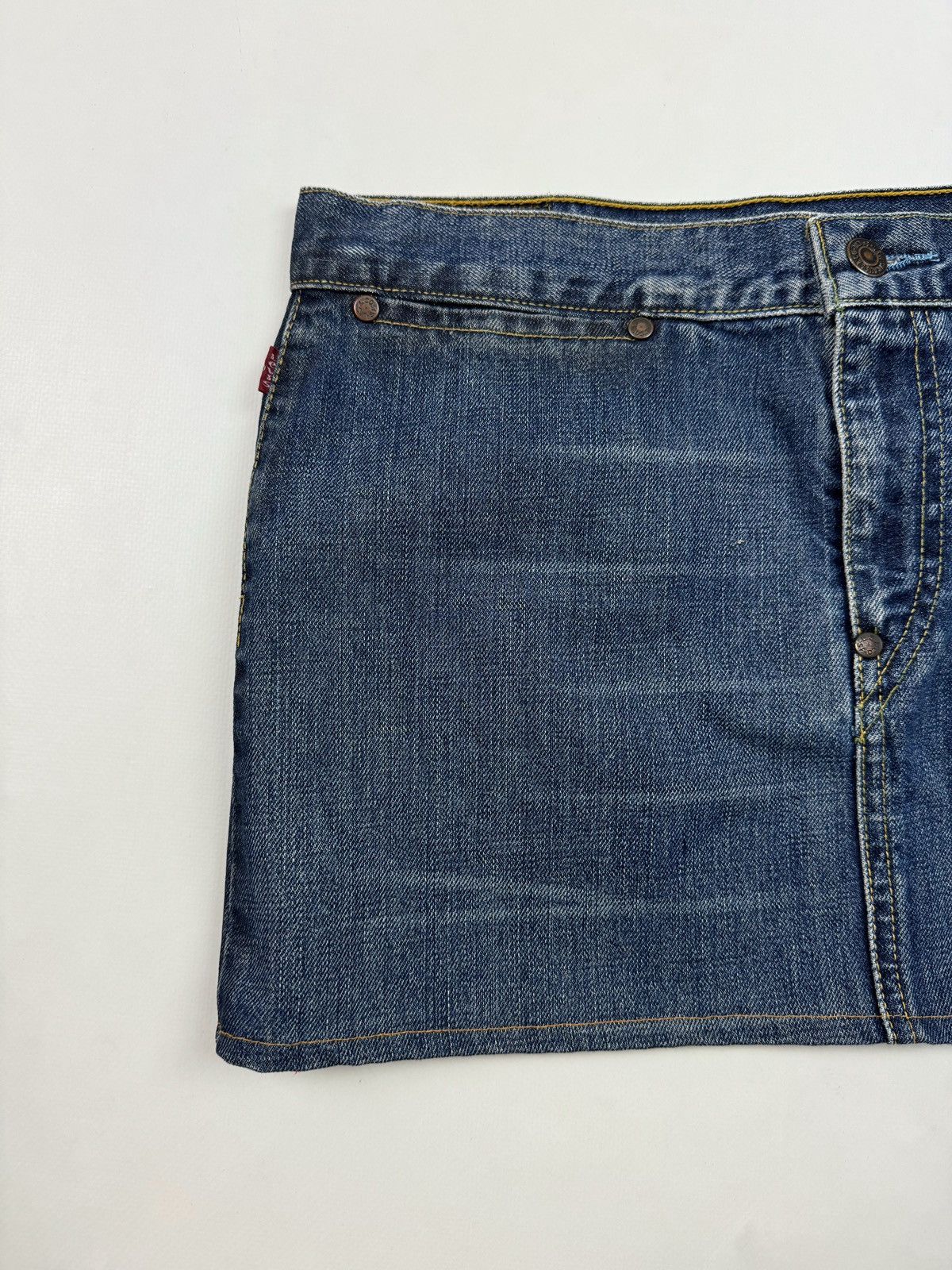 Levi's Y2K Vintage Levi’s 621 Mini Jeans Skirt Size 30" / US 8 / IT 44 - 2 Thumbnail