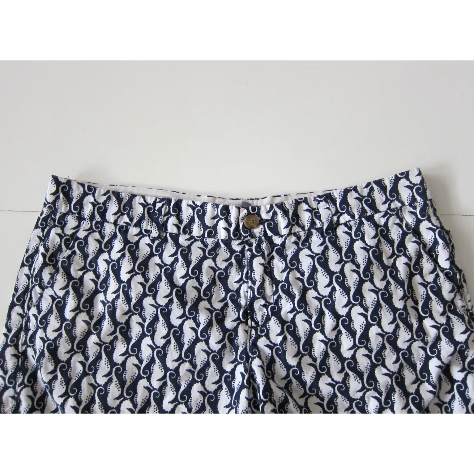 Old Navy Old Navy Women Short Chino Pocket Sea Horse Blue White 100% Cotton Size 12 Size 34" / US 12 / IT 48 - 3 Thumbnail