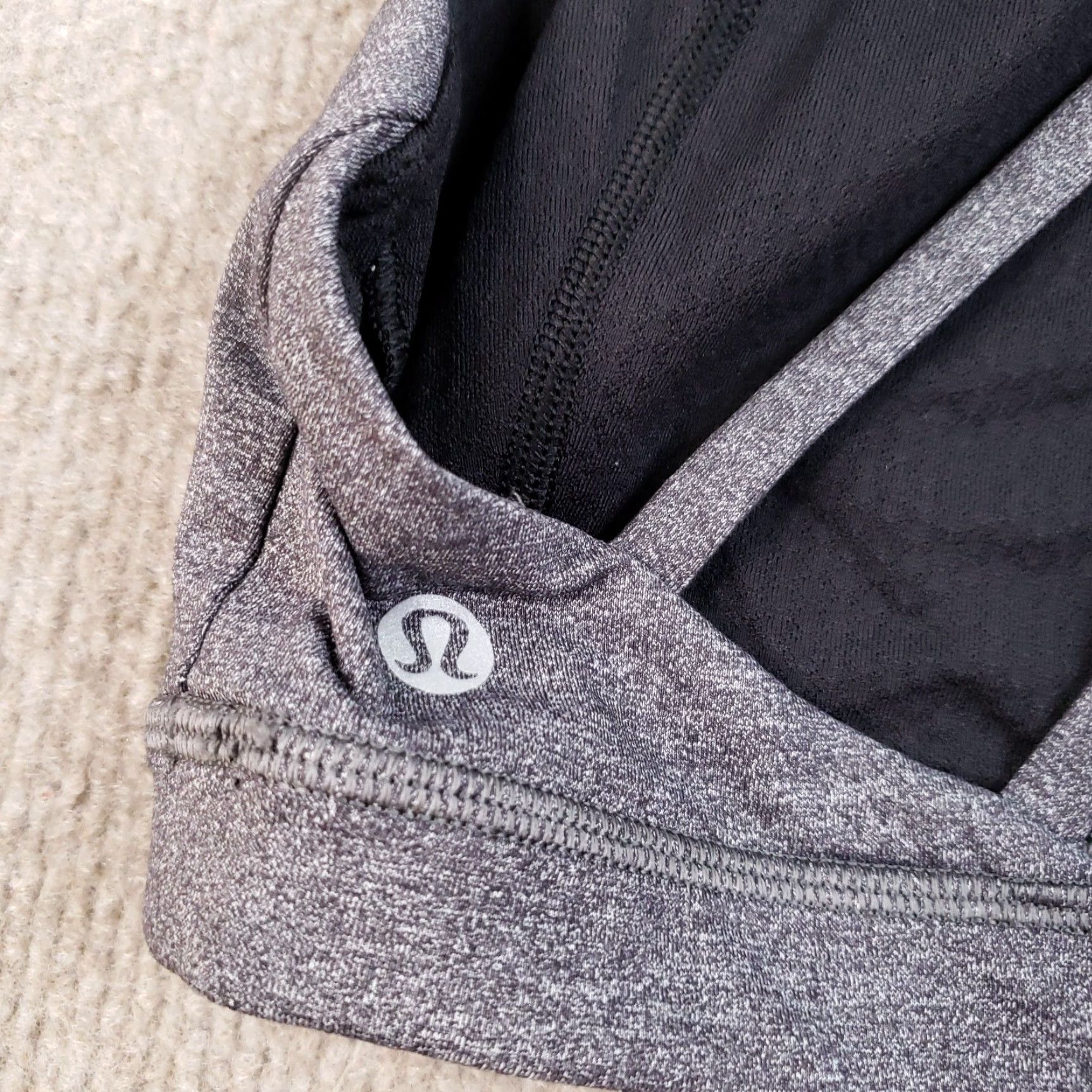 Lululemon VINTAGE Lululemon Sports Bra Women's Size 4 Gray High Neck Yoga Activewear Size ONE SIZE - 7 Thumbnail