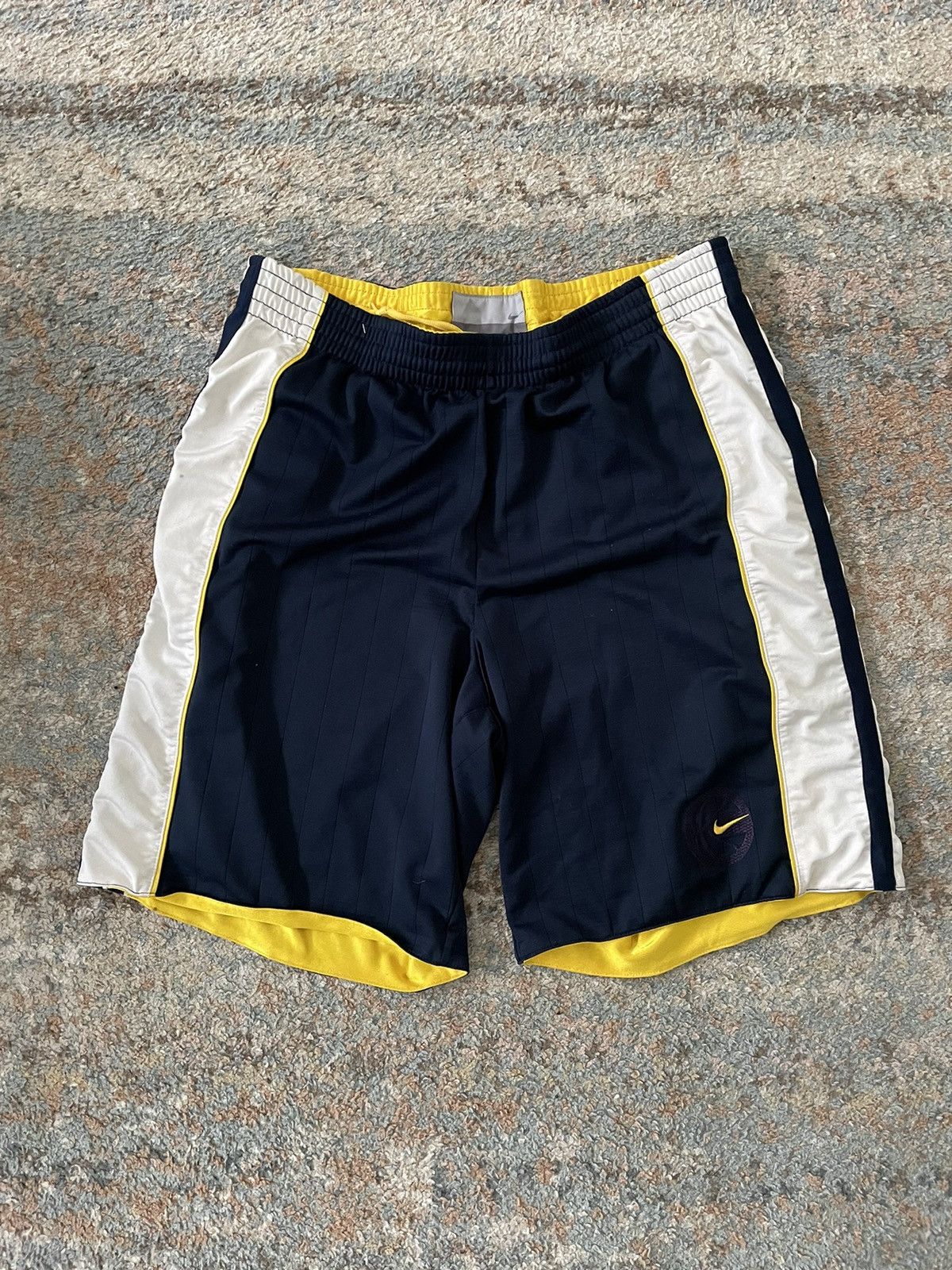Nike × Vintage VTG Nike Reversible Y2K Dazzle Shorts XL Rare Silky 2000 Size US 34 / EU 50 - 1 Thumbnail