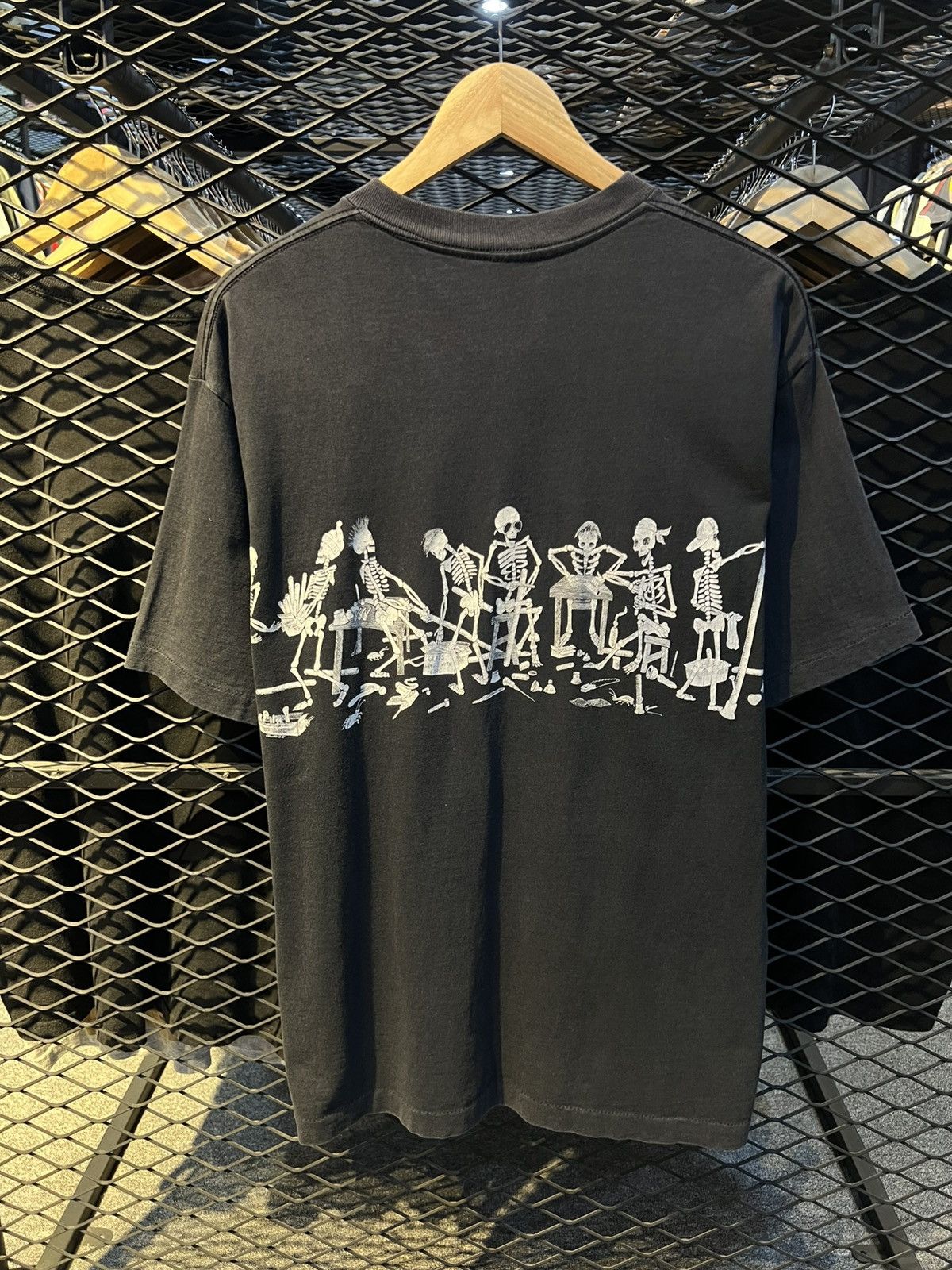 Vintage Vintage Graffix Skeleton 90s Shirt Size US L / EU 52-54 / 3 - 2 Thumbnail