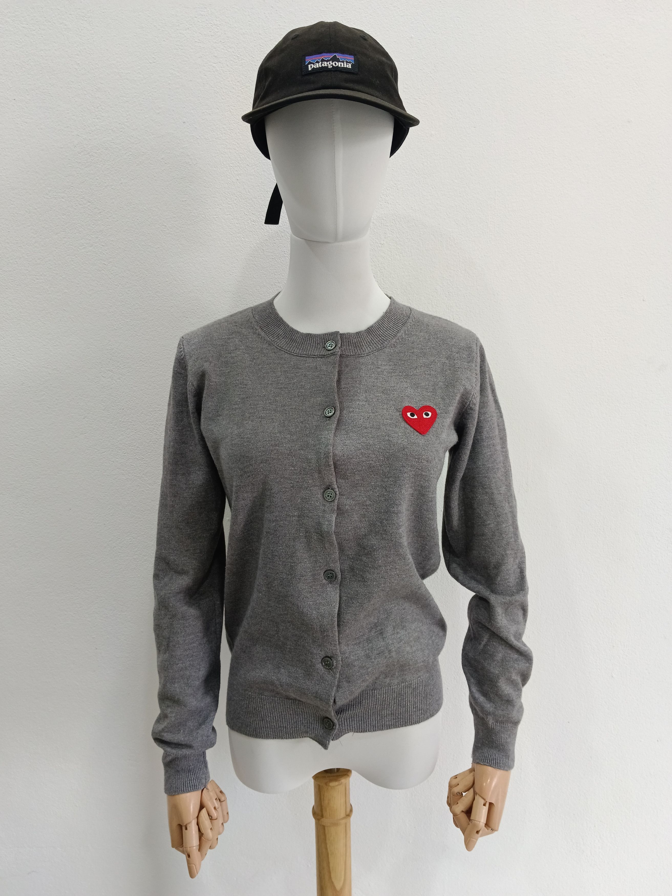 Comme des Garcons CDG PLAY CARDIGAN Size M / US 6-8 / IT 42-44 - 1 Thumbnail