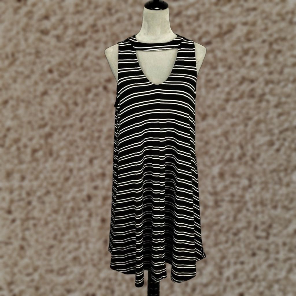 Torrid Torrid Dress Womens L Multicolor Striped Keyhole Chocker Kneck Knee Length 0 Size L / US 10 / IT 46 - 1 Thumbnail
