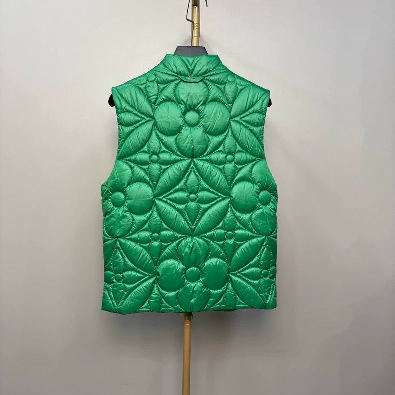 Louis Vuitton Louis Vuitton Three-flower embossed green waistcoat vest 2 Size 48R - 2 Thumbnail