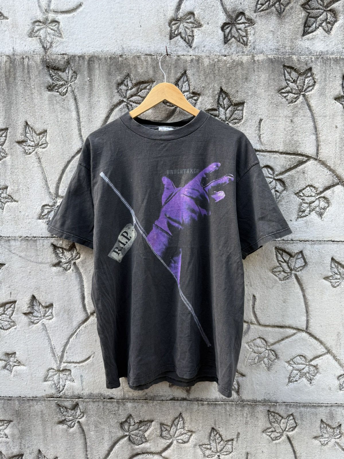 WWF Vintage 1994 WWF Undertaker Guess Who’s Back Tee Shirt Size US XL / EU 56 / 4 - 1 Thumbnail