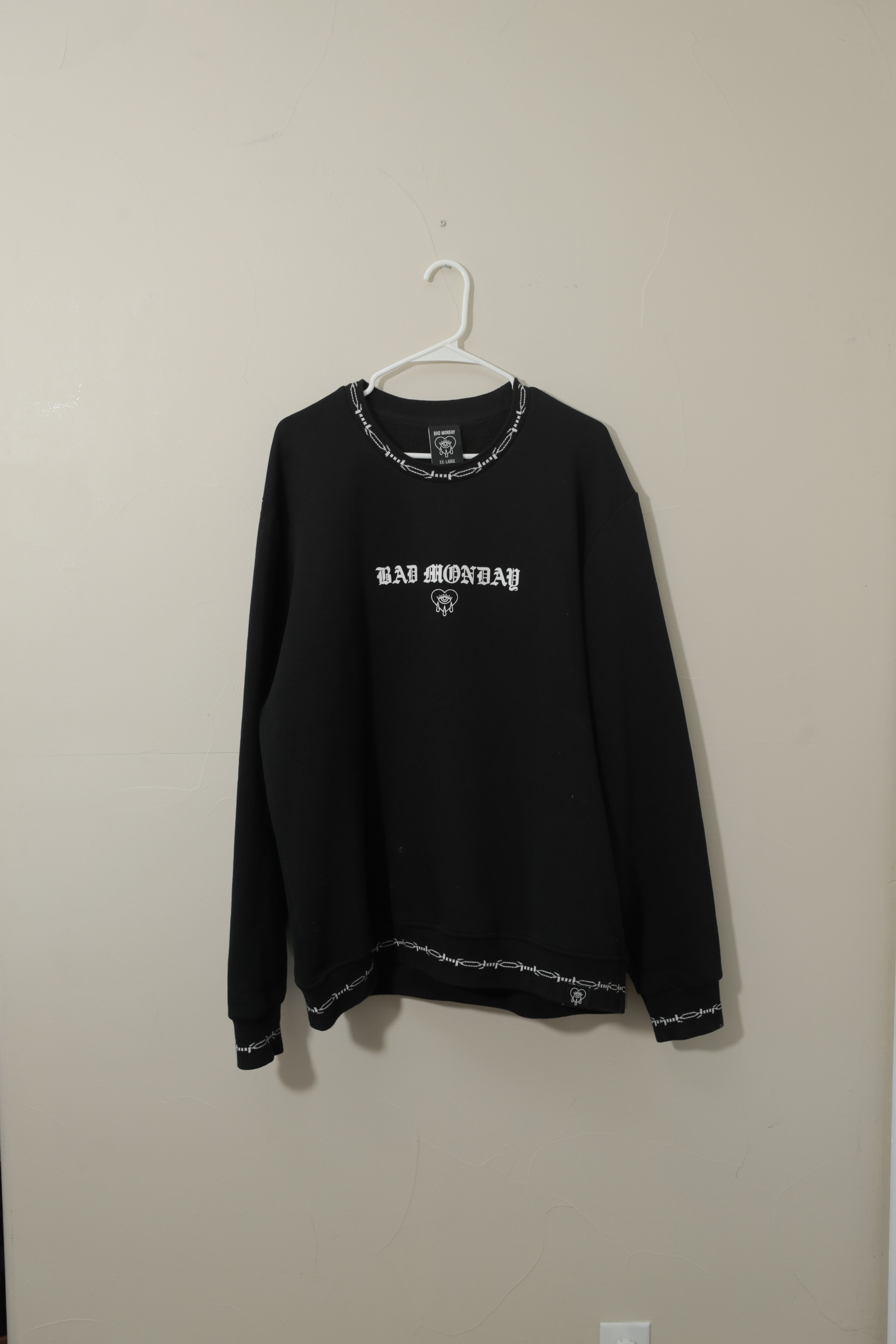 Other Bad Monday Barbed Cuff Black Crewneck Sweatshirt (XXL) Size US XXL / EU 58 / 5 - 1 Thumbnail