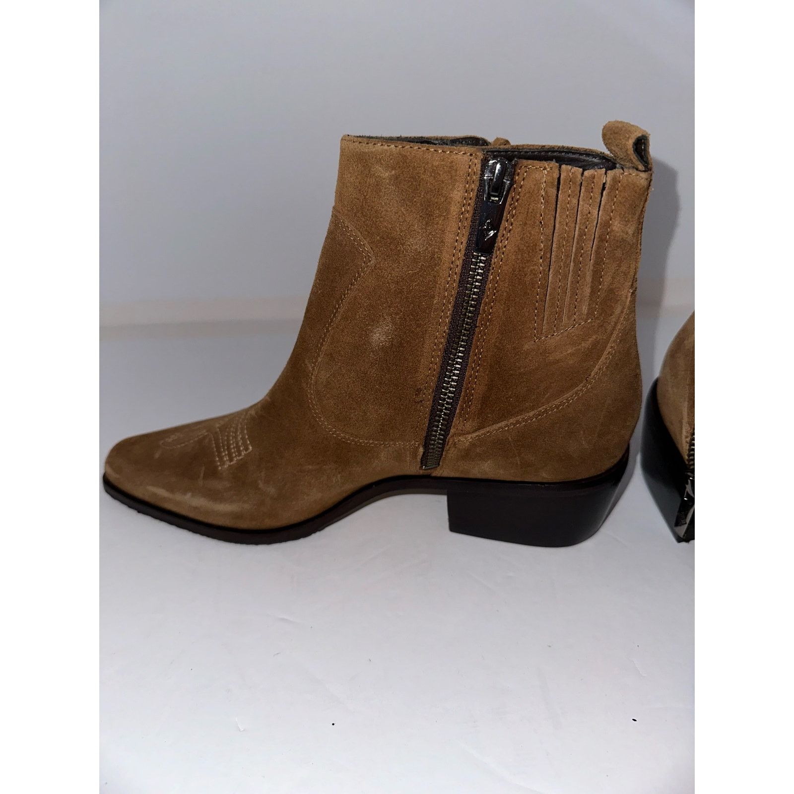 Donald Pliner NWOT Donald Pliner MONA Brown Suede Fringe Booties 9M Size US 9 / IT 39 - 5 Thumbnail