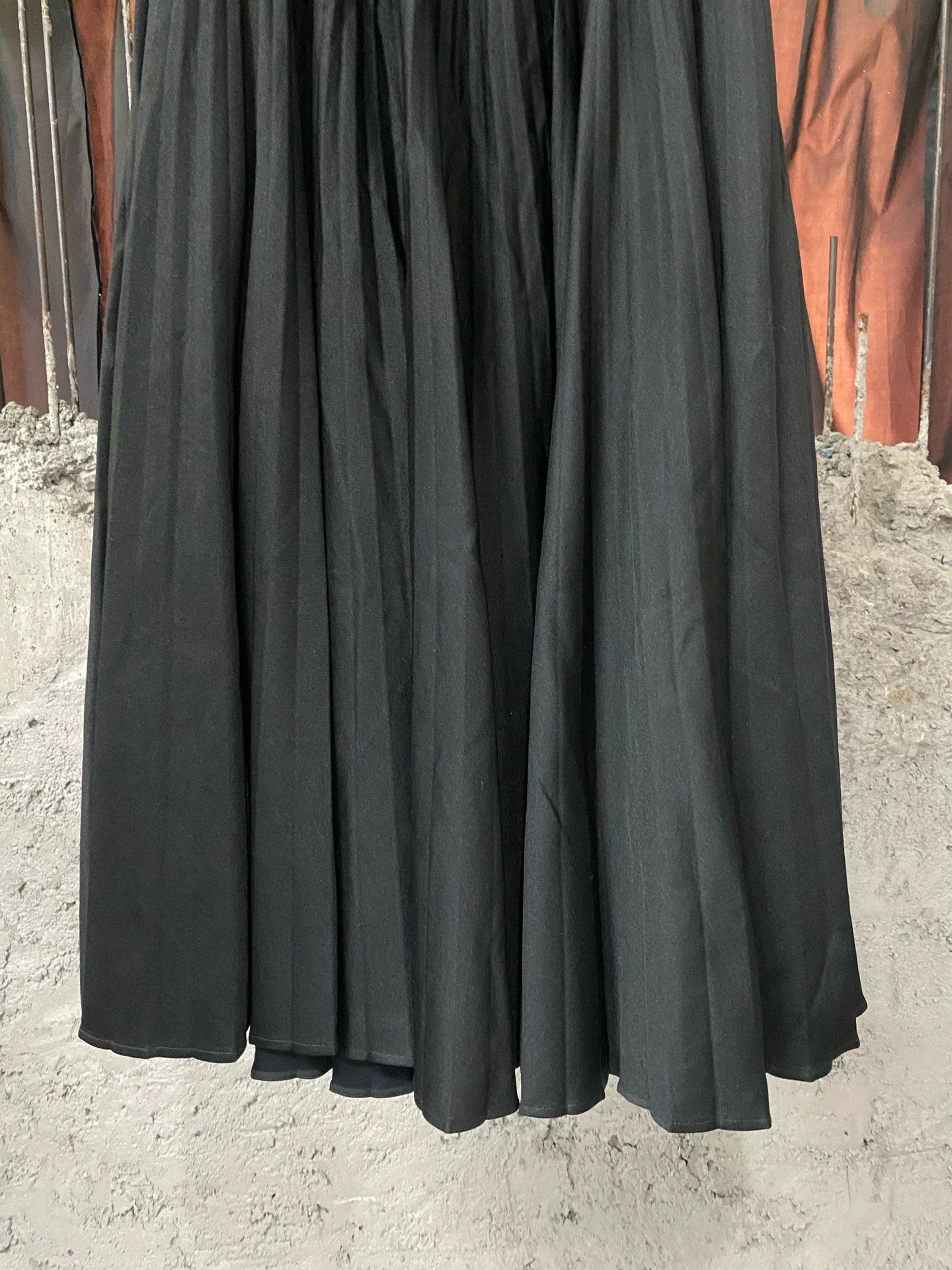 Fendi Fendi women's new size 40 skirt Size 28" / US 6 / IT 42 - 4 Thumbnail
