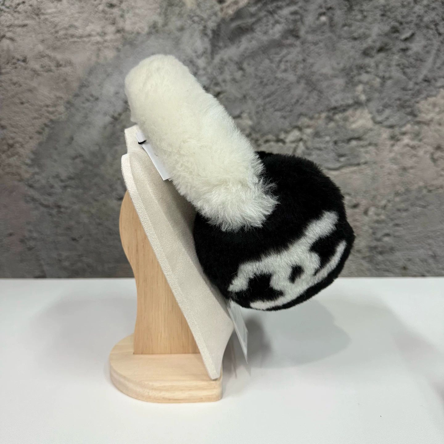 Chanel Chanel Panda Black White Logo Ear Muffs Size ONE SIZE - 3 Thumbnail