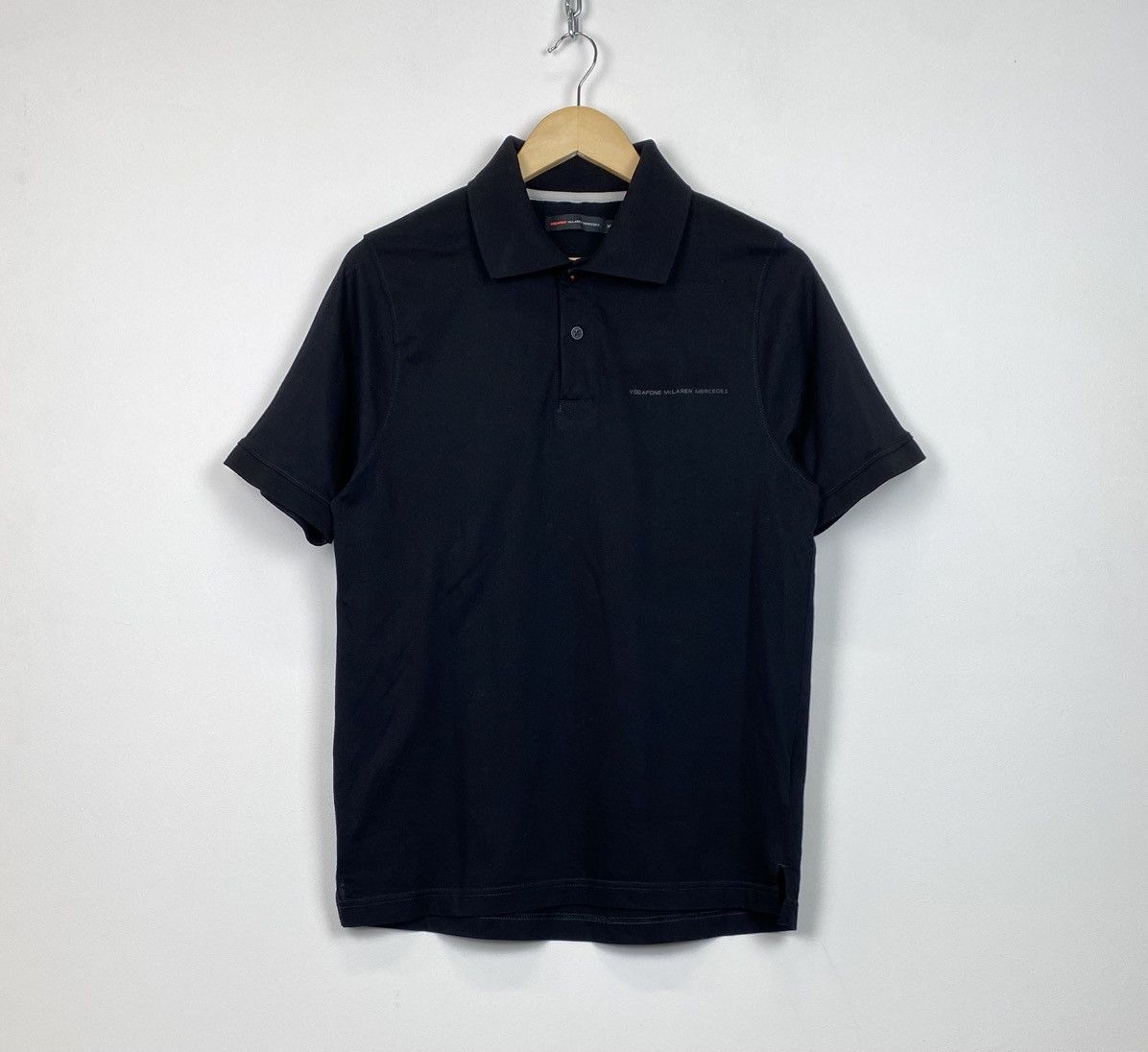 Mercedes-Benz Vodafone McLaren Mercedes Polo Buttons Shirt Size M Black Size US M / EU 48-50 / 2 - 1 Thumbnail