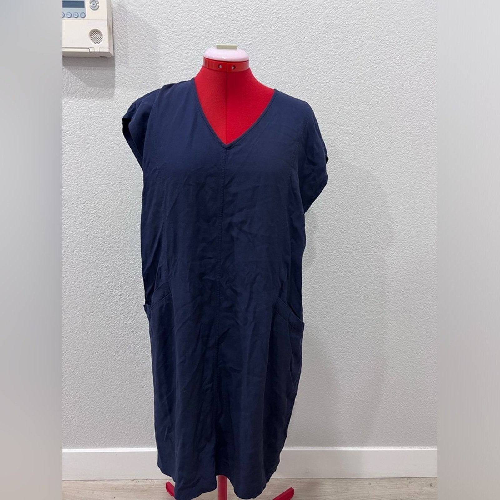 Eileen Fisher Eileen Fisher Tencel Viscose Crepe V neck Midnight blue Size S / US 4 / IT 40 - 8 Thumbnail