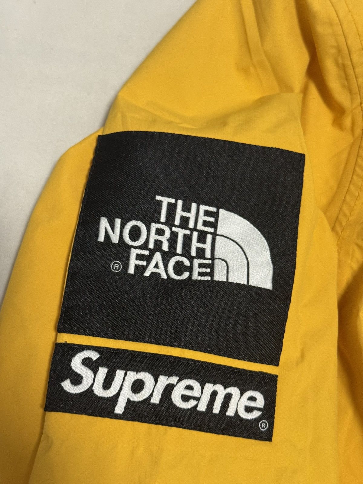 Supreme × The North Face Supreme the north face tnf yellow coach jacket Size US M / EU 48-50 / 2 - 2 Thumbnail