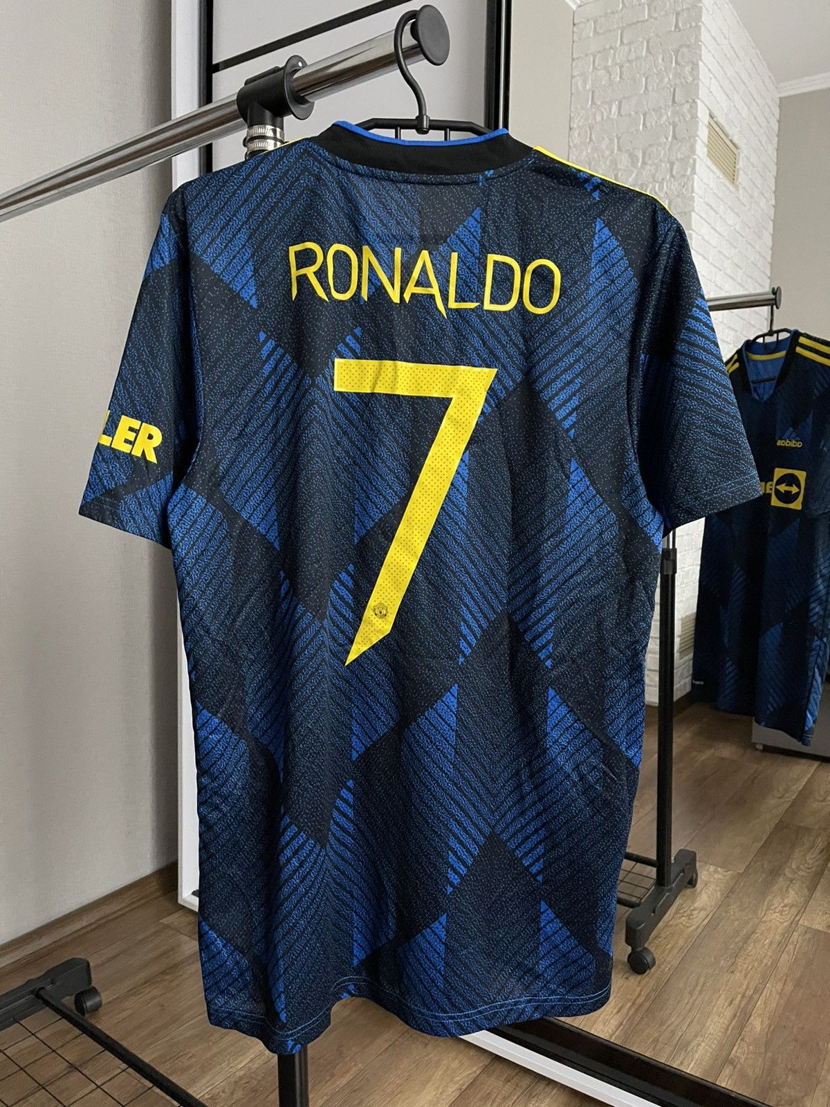 Adidas 2021/2022 Adidas Manchester United Ronaldo Soccer T-Shirt Size US M / EU 48-50 / 2 - 3 Thumbnail