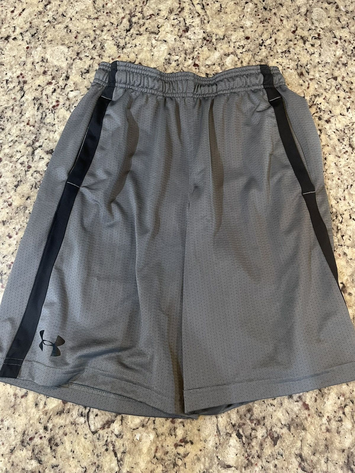 Under Armour Gray with black athletic shorts with drawstring Size US 30 / EU 46 - 1 Thumbnail