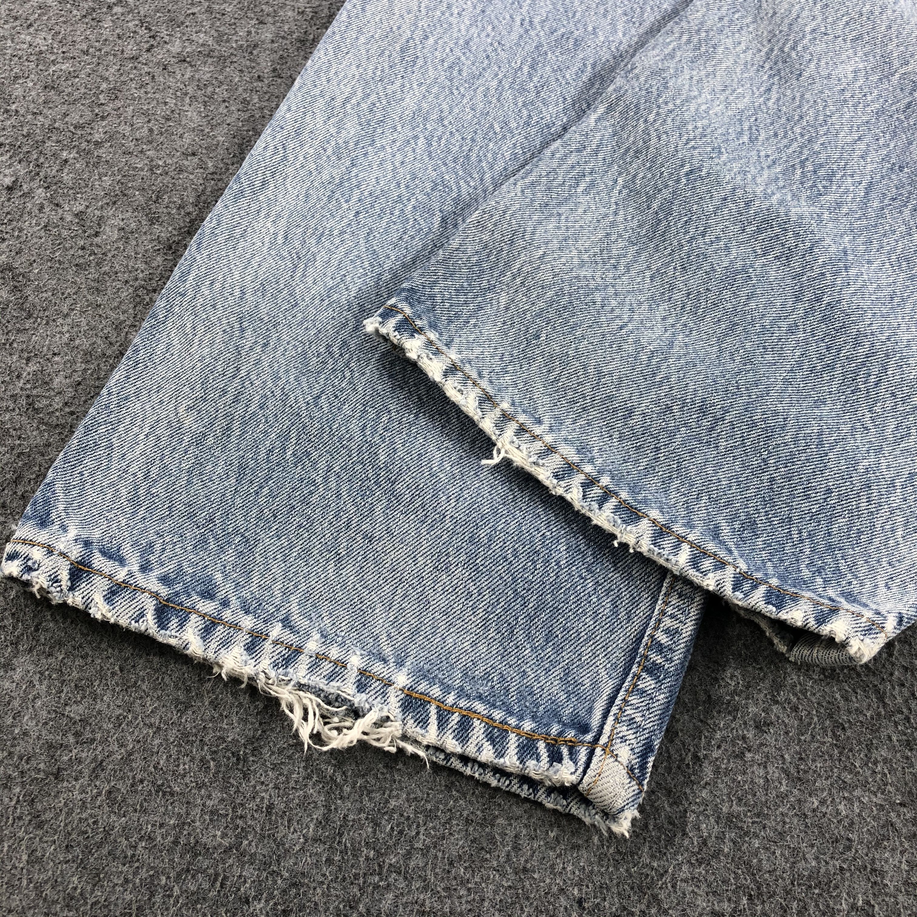 Levi's 90s Vintage Light Wash Levis 501 Jeans-J1501 Size US 35 - 6 Thumbnail