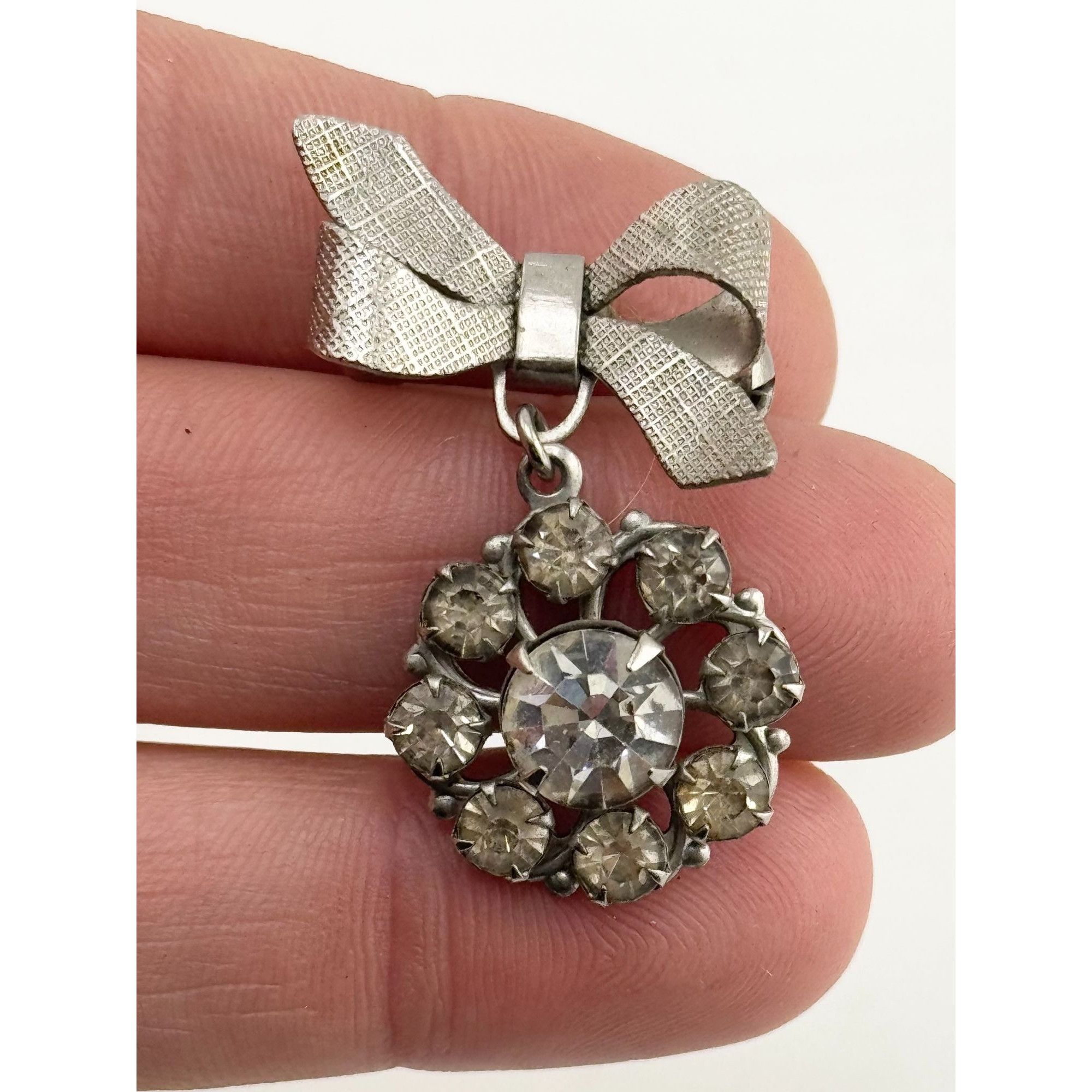 Vintage Vintage silver tone rhinestone floral brooch pin Size ONE SIZE - 4 Thumbnail