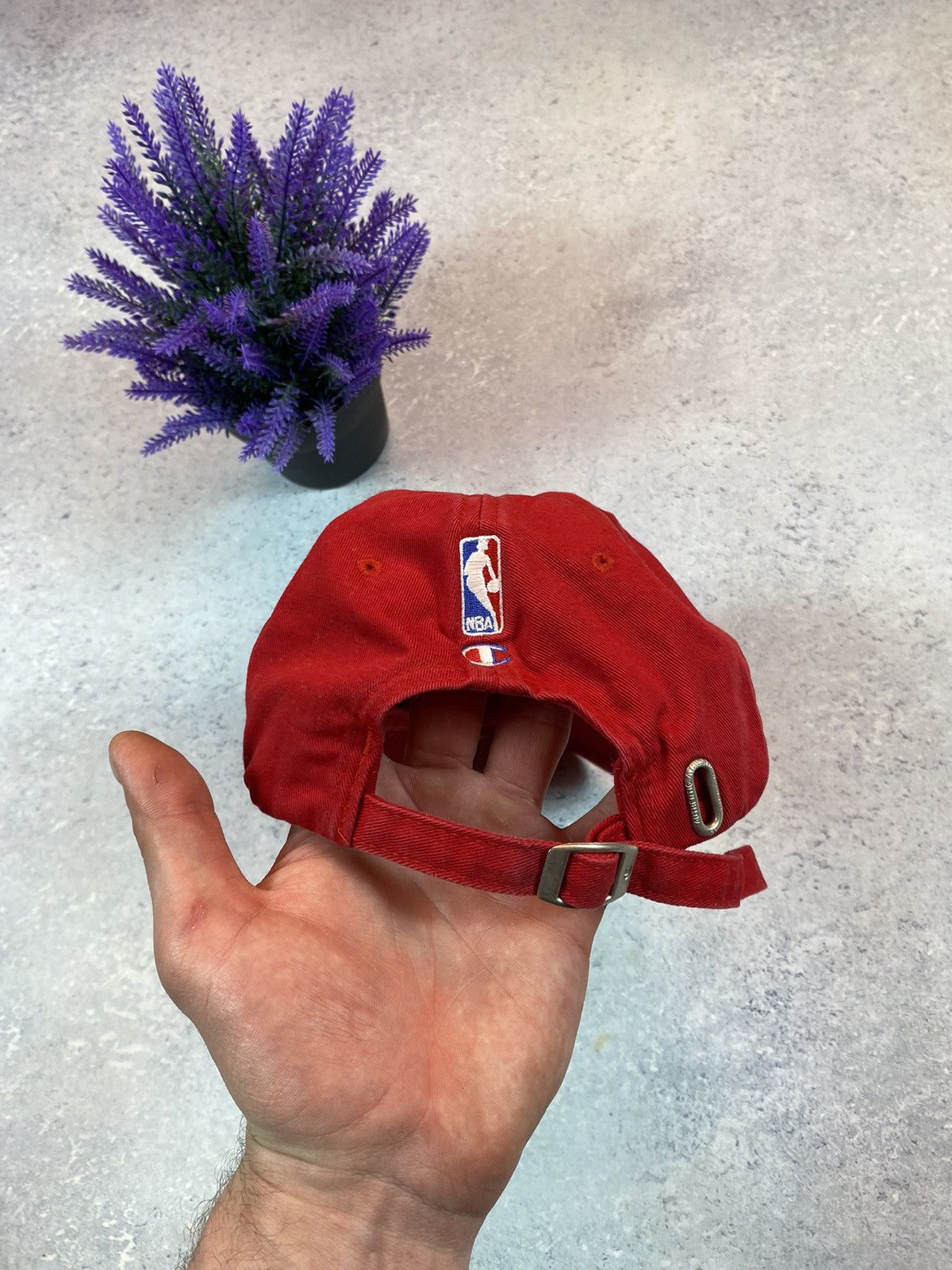 Champion × NBA × Vintage Vintage Champions Garba Josa Men’s Red NBA Cap Size ONE SIZE - 4 Thumbnail