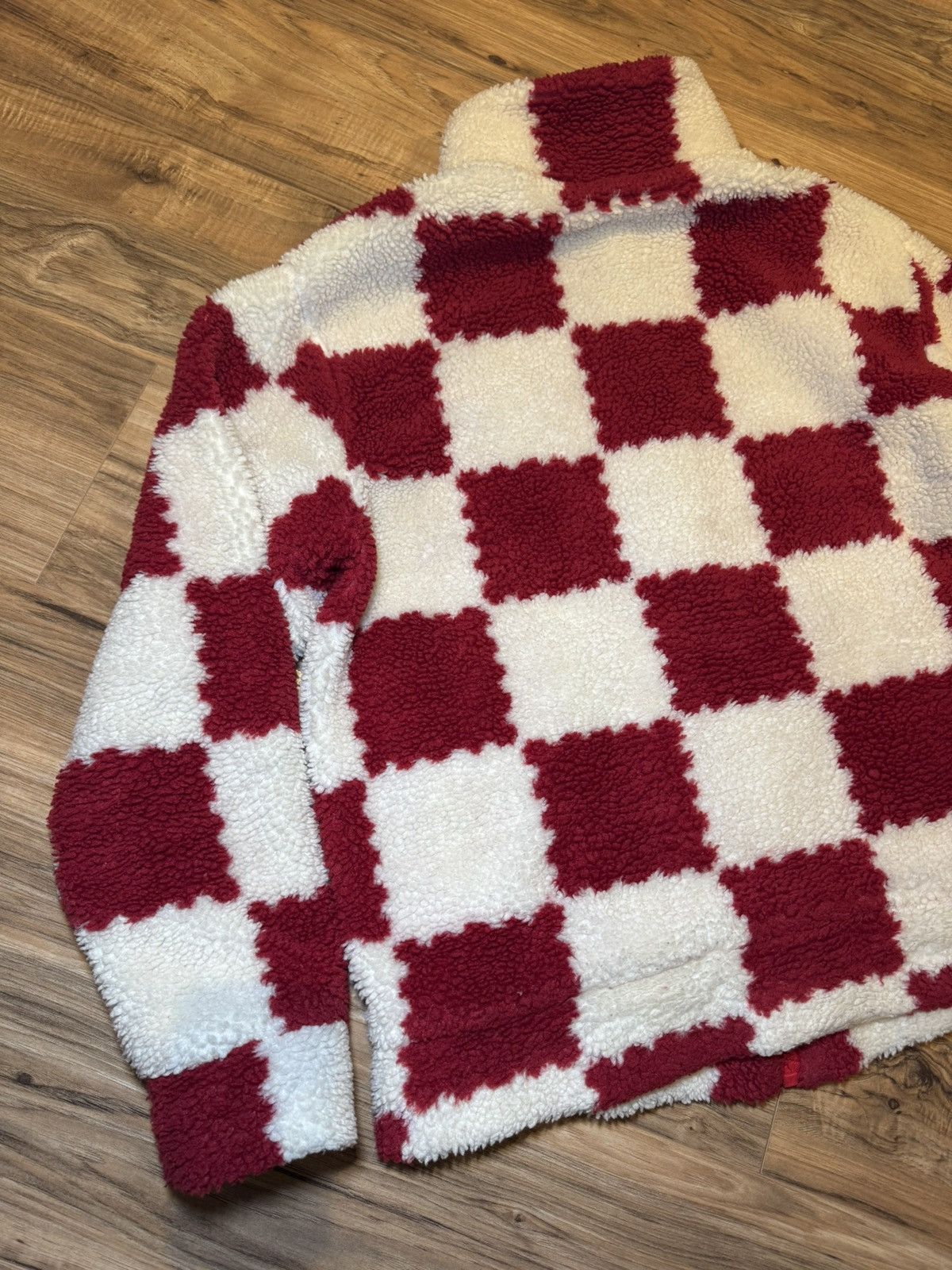 Louis Vuitton Louis Vuitton Red Checkered Fleece Size US L / EU 52-54 / 3 - 8 Thumbnail