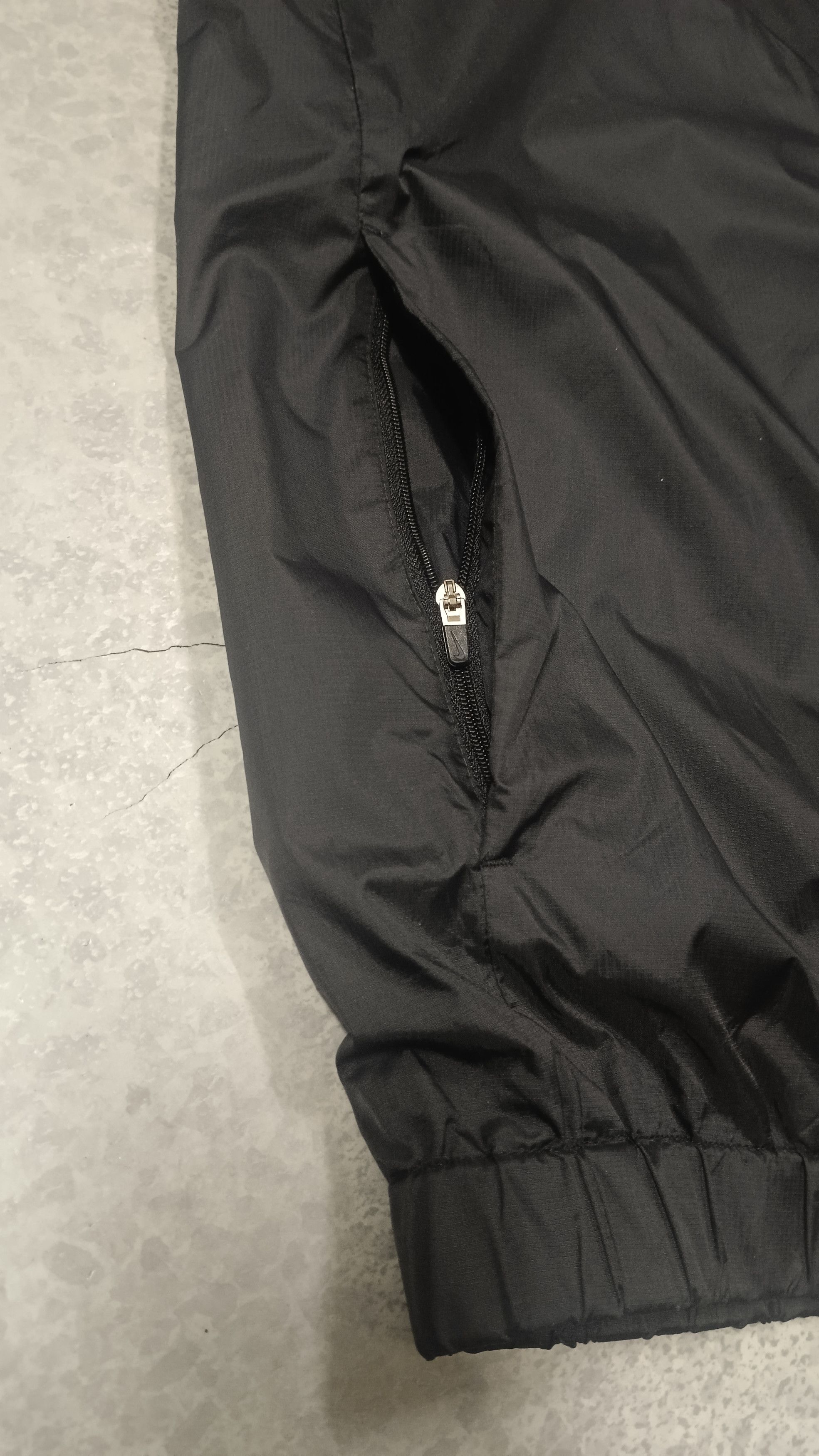 Nike Vintage Nike Golf Fit Storm Windbreaker Jacket Size US L / EU 52-54 / 3 - 11 Thumbnail
