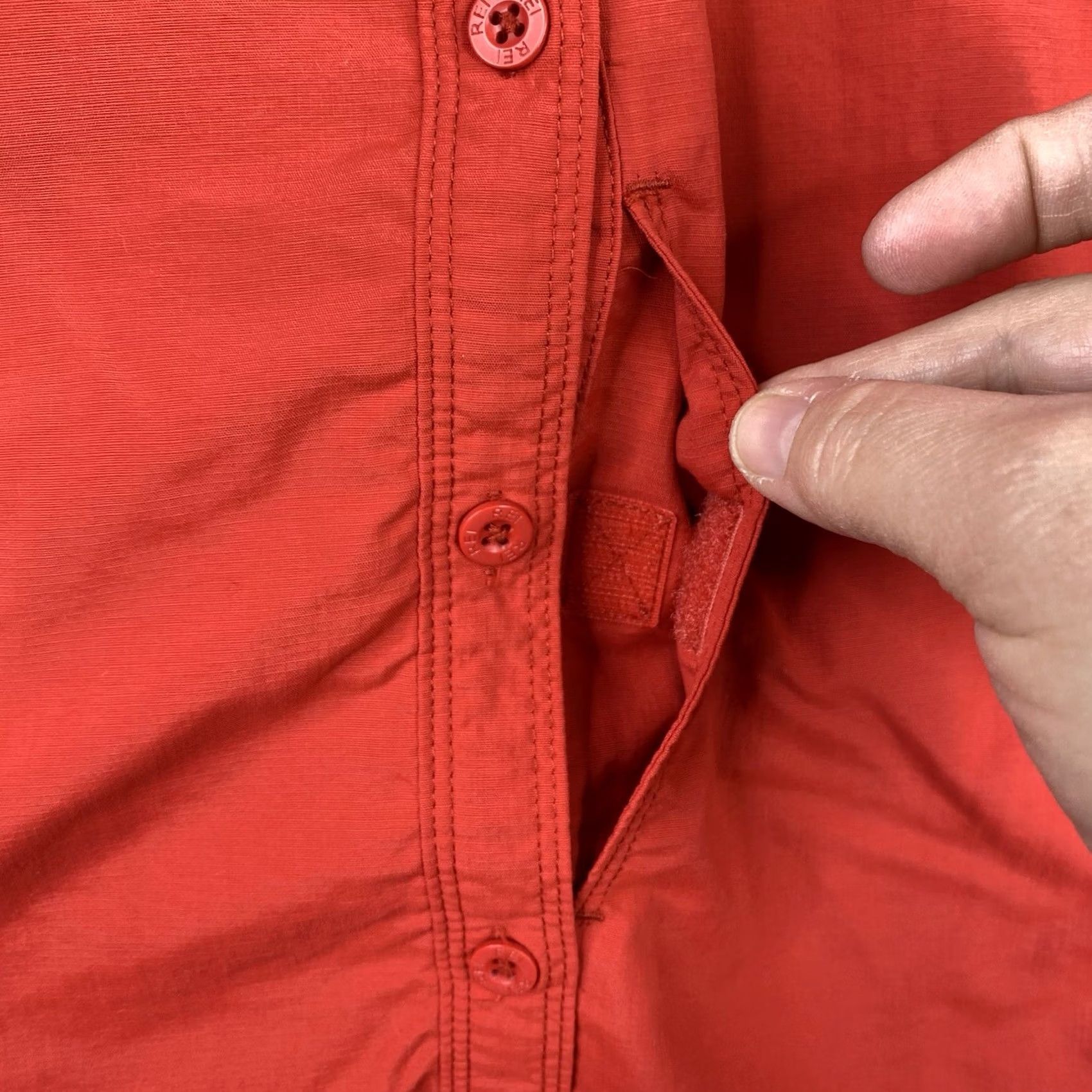 Vintage REI Shirt Womens XL Red Roll Tab Sleeve Outdoors Camping Hiking Button-Up Women XL Red Outdoors Casual Shirt Size XL / US 12-14 / IT 48-50 - 2 Thumbnail
