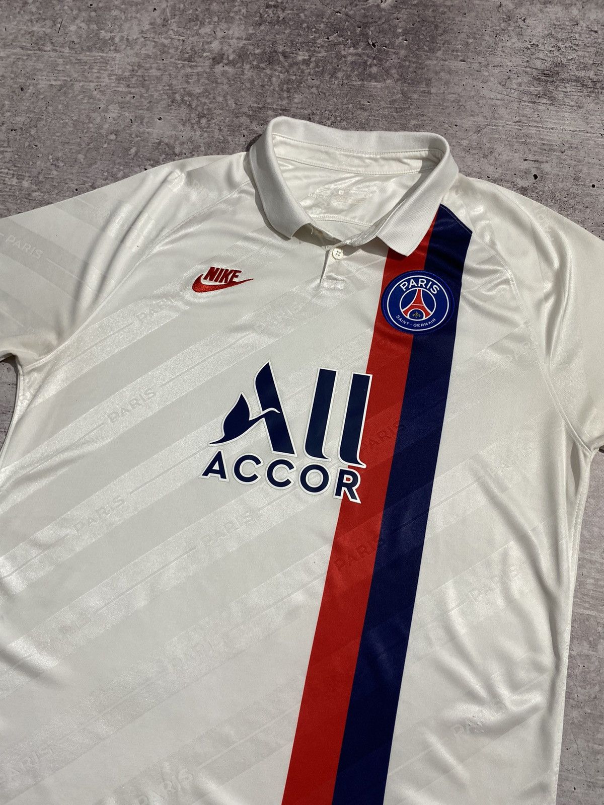 Nike × Vintage NIKE PSG JERSEY Size US L / EU 52-54 / 3 - 5 Thumbnail