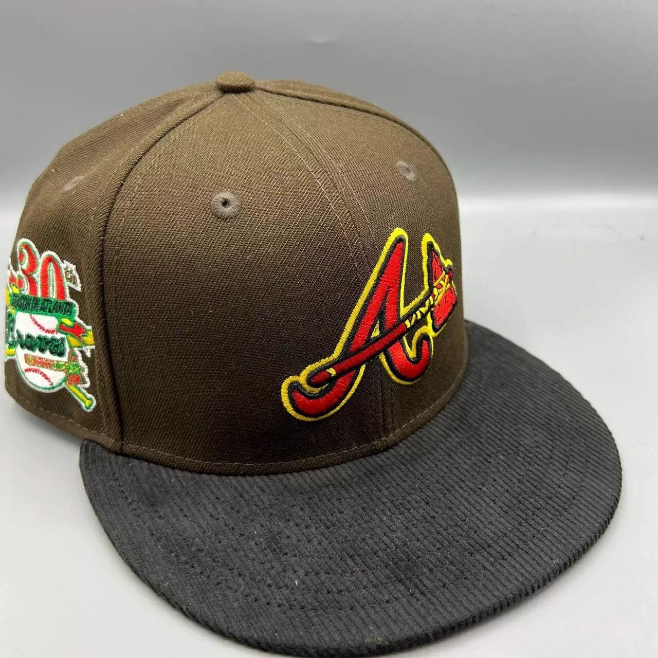 New Era Atlanta Braves Hat Men 7 5/8 Brown Black Corduroy MLB Fitted Size ONE SIZE - 1 Thumbnail