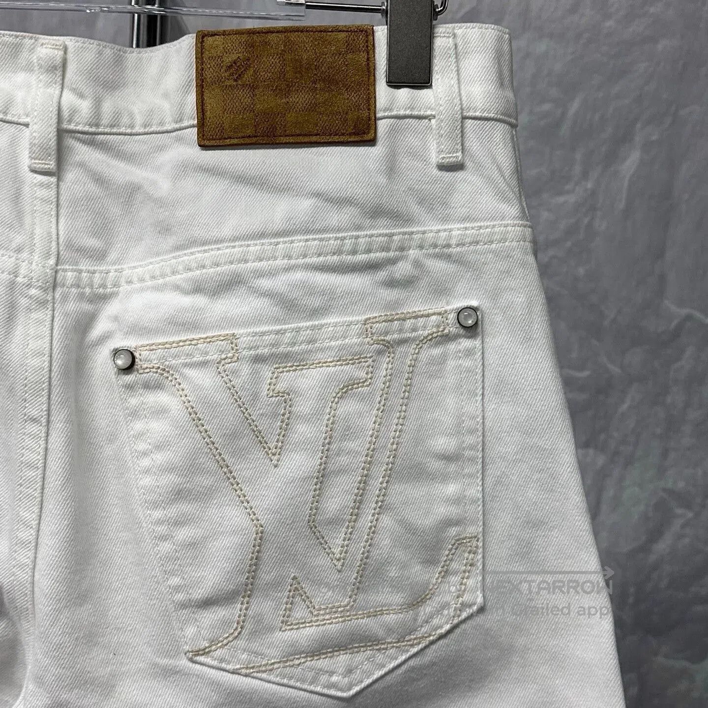 Louis Vuitton louis vuitton white denim embroidered logo pants. Size US 31 - 3 Thumbnail