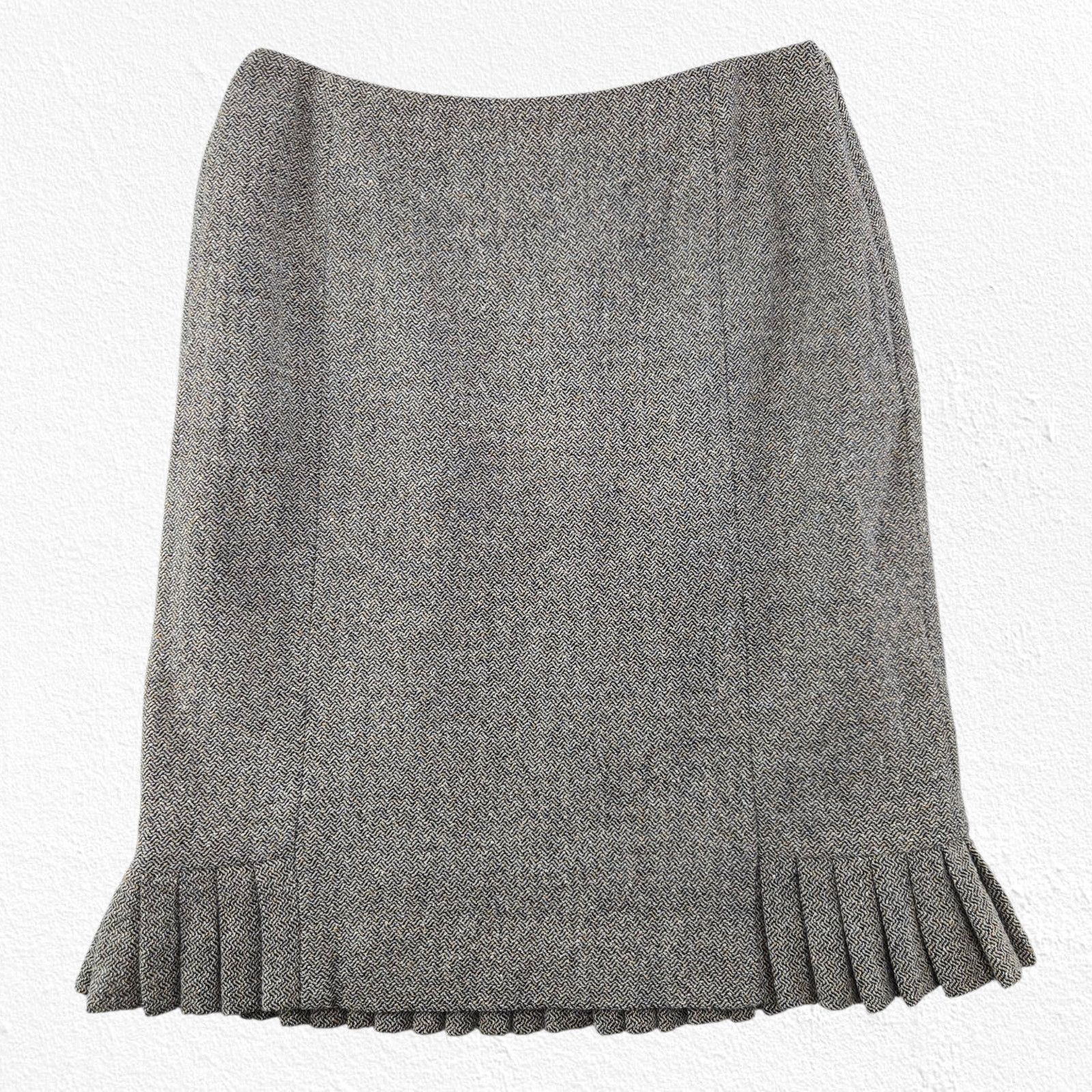 Ann Taylor Y2K Ann Taylor Gray Tweed Wool Blend Skirt Size 4P Size 27" / US 4 / IT 40 - 1 Thumbnail