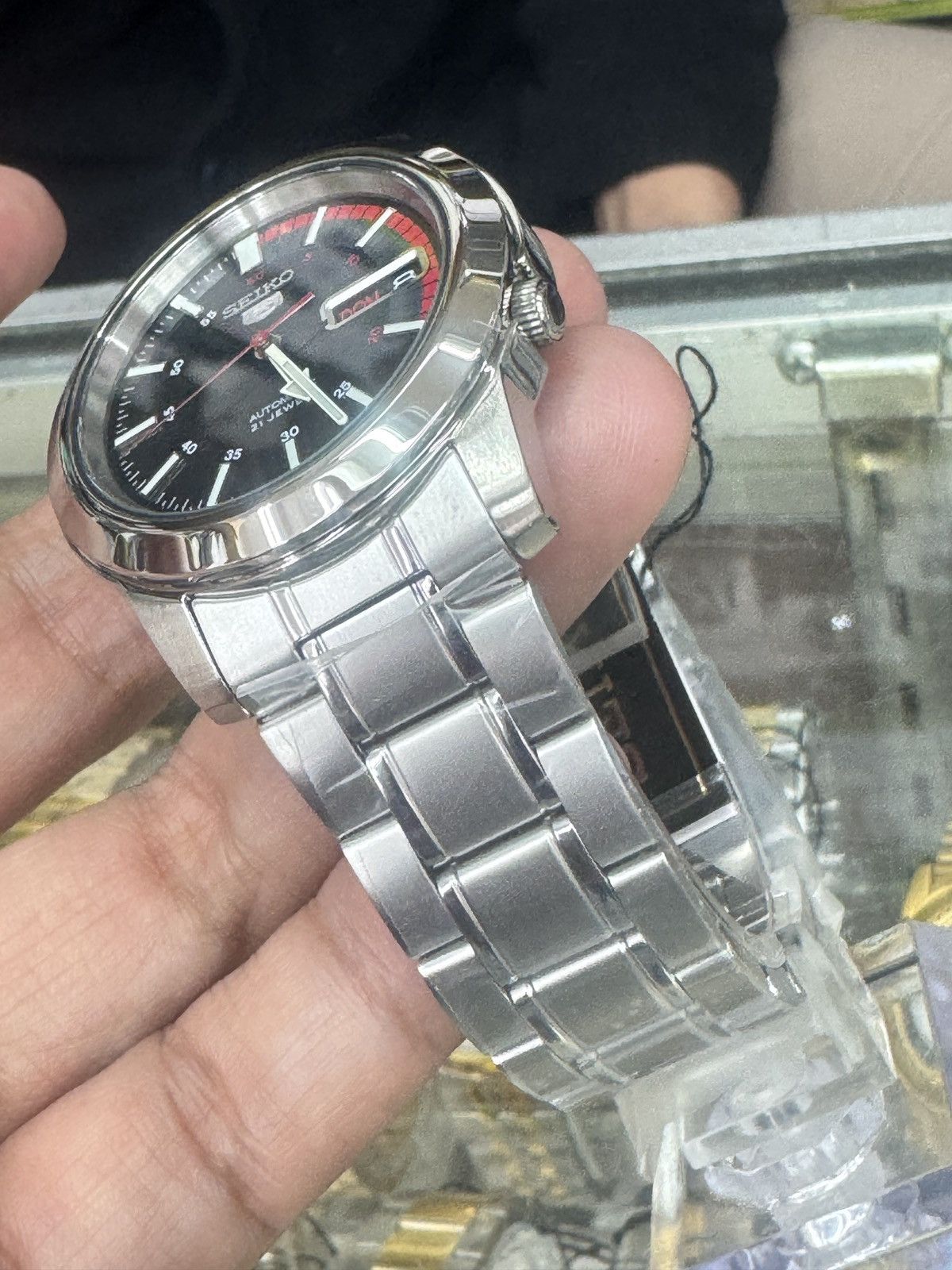Seiko Seiko Men's Seiko 5 Automatic Gold Dial Size 40 - 3 Thumbnail