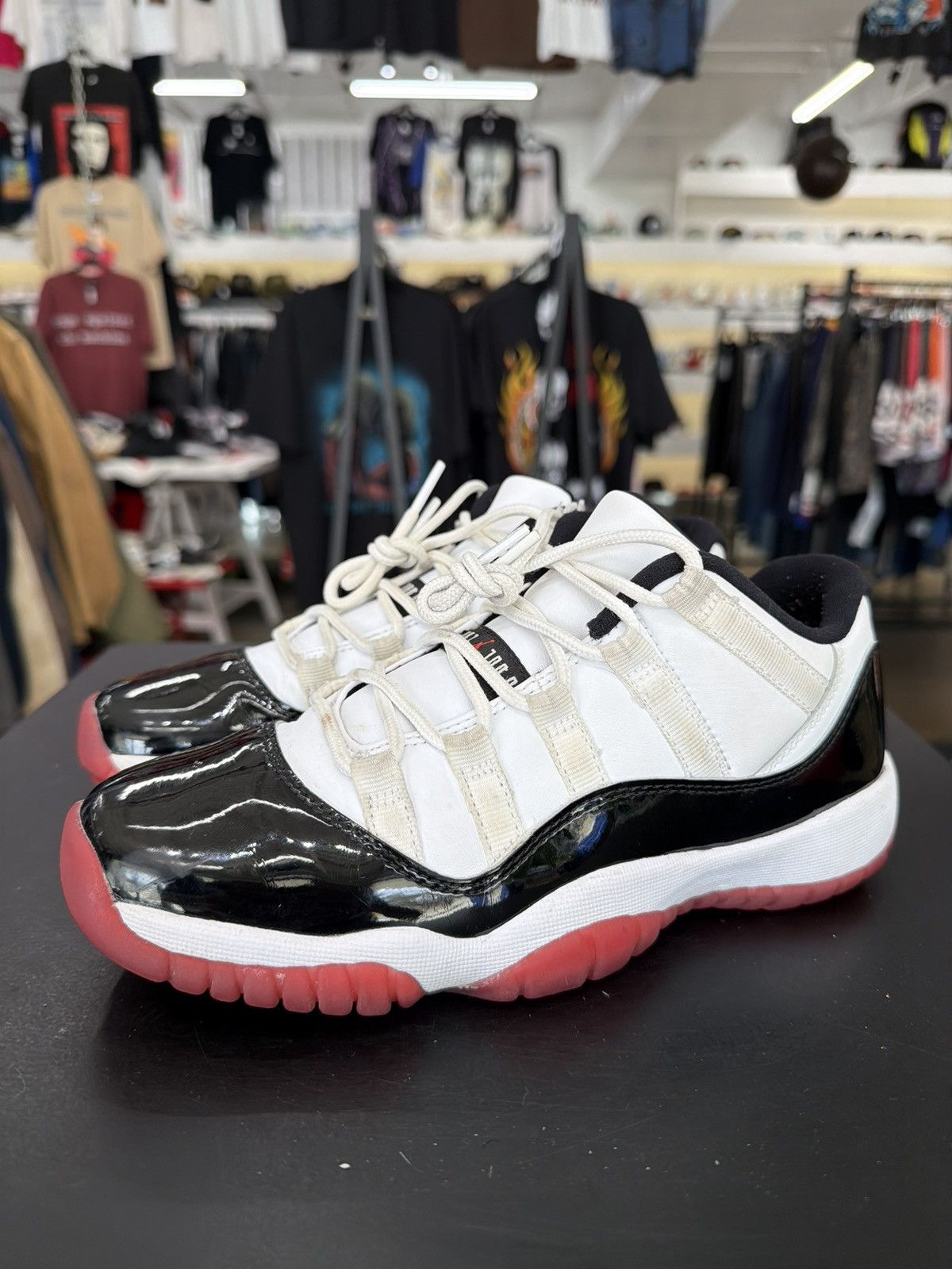 Jordan Brand Air Jordan 11 Low Concord Bred Size 5Y (2020) Size US 5 / EU 37 - 1 Thumbnail