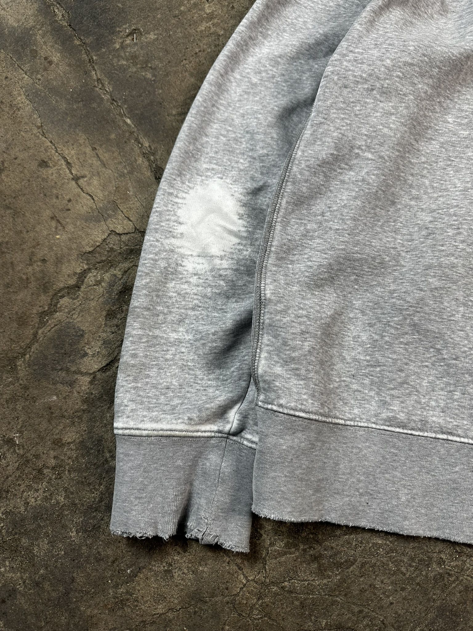 Carhartt 00s Carhartt Trashed Distressed Workwear Zip Hoodie Size US S / EU 44-46 / 1 - 8 Thumbnail