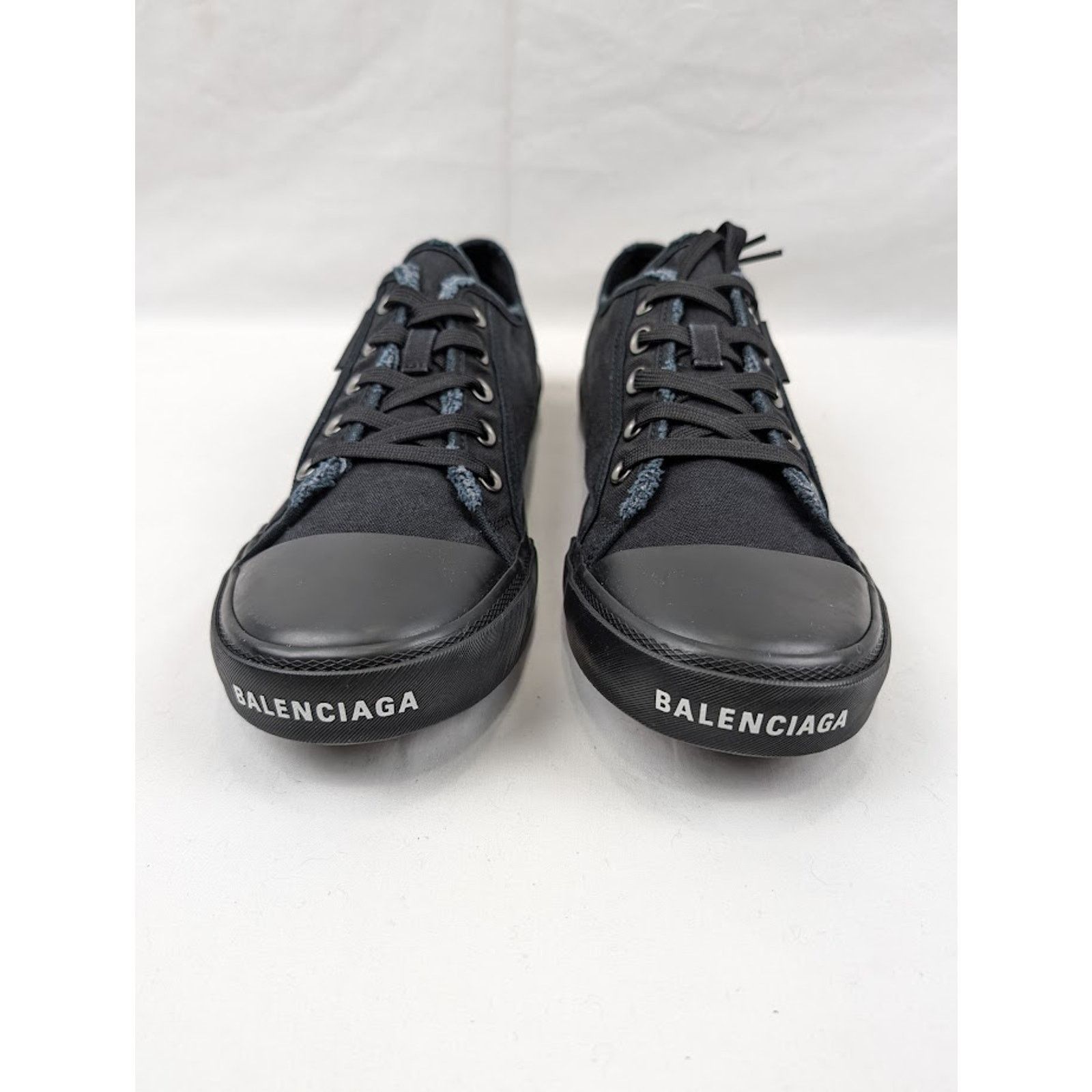 Balenciaga o1rshd1 Paris Low-Top Sneakers in Black Size US 8 / EU 41 - 14 Thumbnail