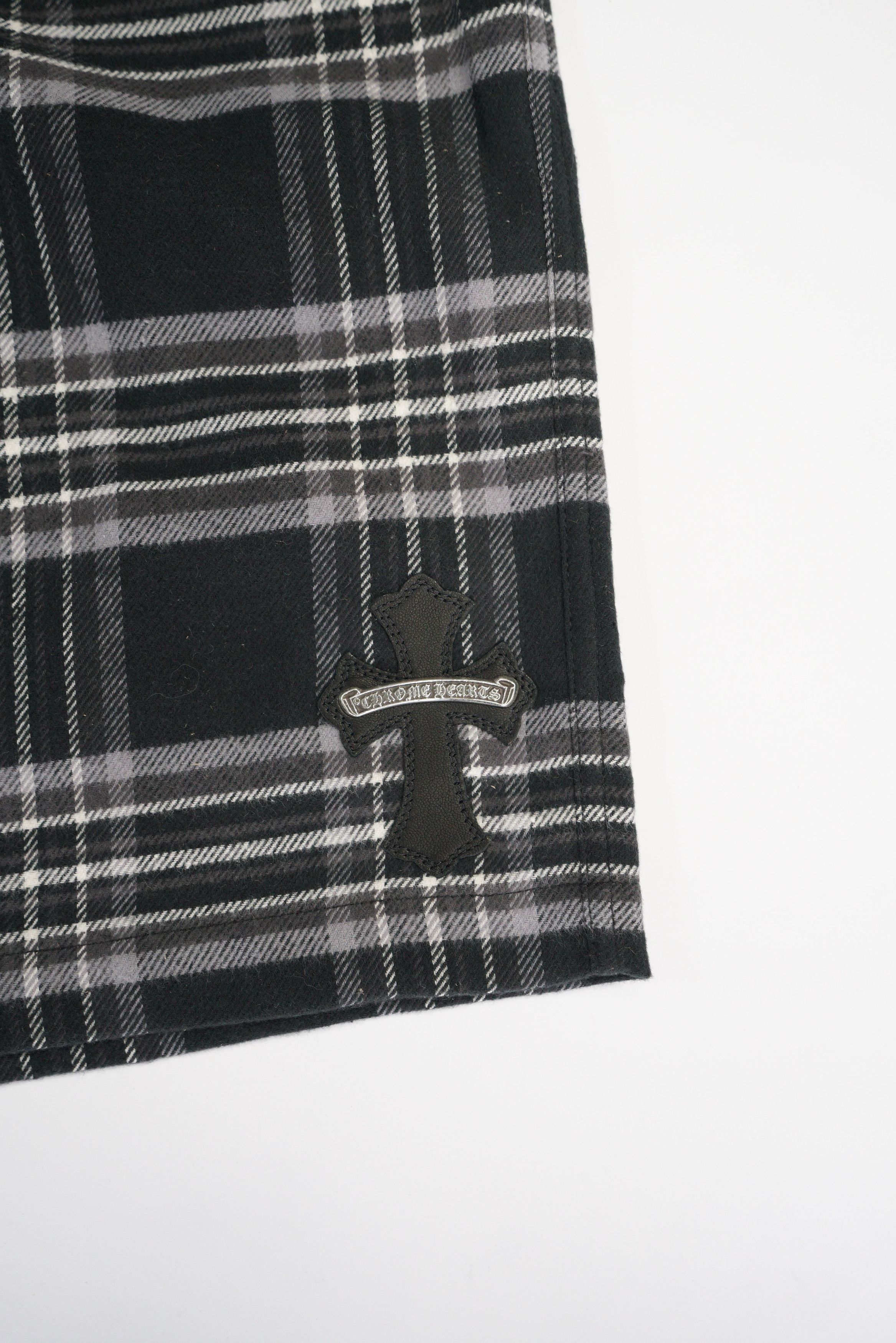 Chrome Hearts Chrome Hearts After School Cross Patch Flannel Shorts Size US 35 - 3 Thumbnail