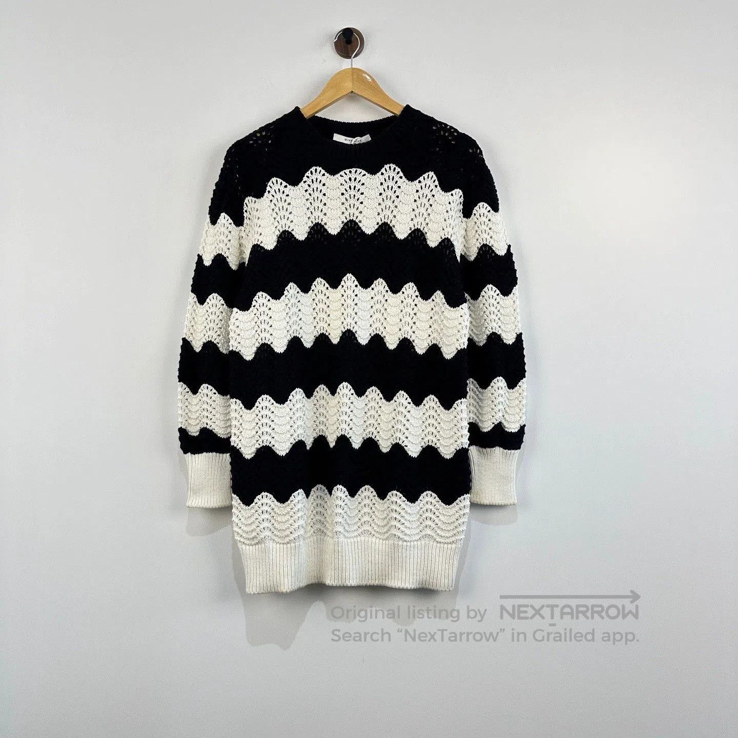Givenchy Givenchy Black White Wave Knit Sweater. Size US L / EU 52-54 / 3 - 1 Thumbnail