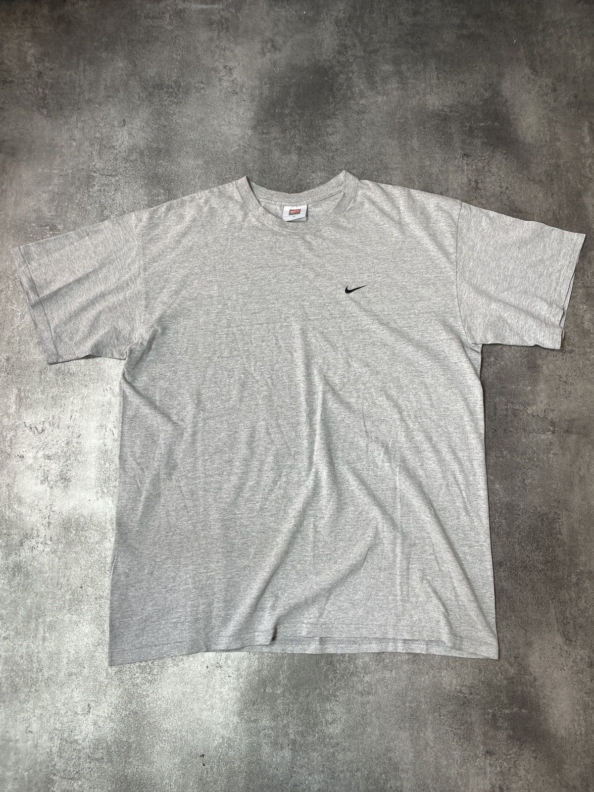 Nike RARE❗️Nike Vintage 90s Tee Swoosh Boxy Fit Solid Size US XXL / EU 58 / 5 - 1 Thumbnail