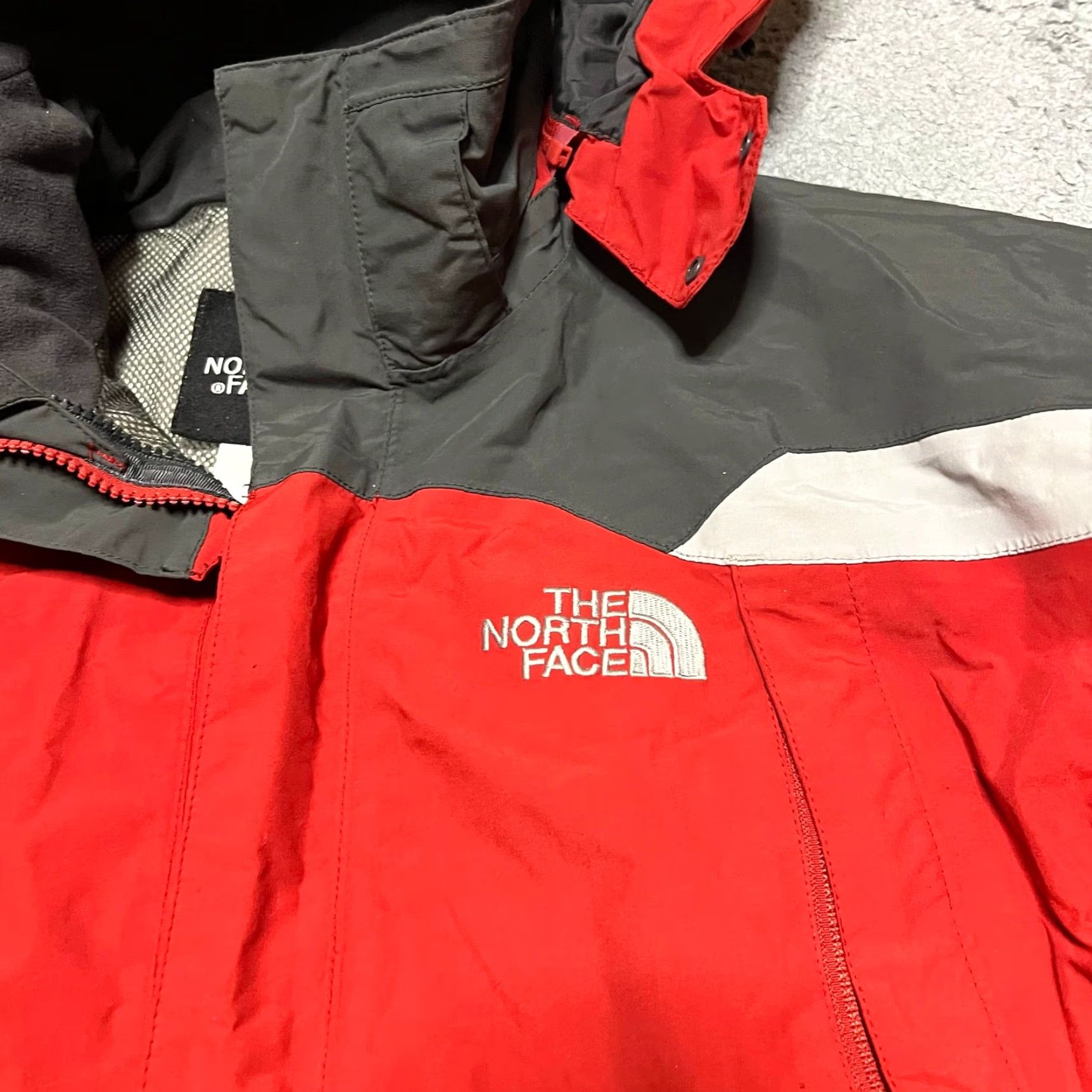 The North Face The North Face Coat Mens Medium HyVent Ski Shell Jacket Red Black Nylon Hooded Mens Size US M / EU 48-50 / 2 - 2 Thumbnail