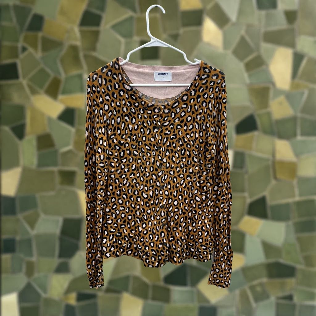 Old Navy Old Navy Cardigan Shirt Womens Brown Animal Print Button Up Long Sleeve Size M Regular Knit 100% Cotton Mens? Size M / US 6-8 / IT 42-44 - 1 Thumbnail