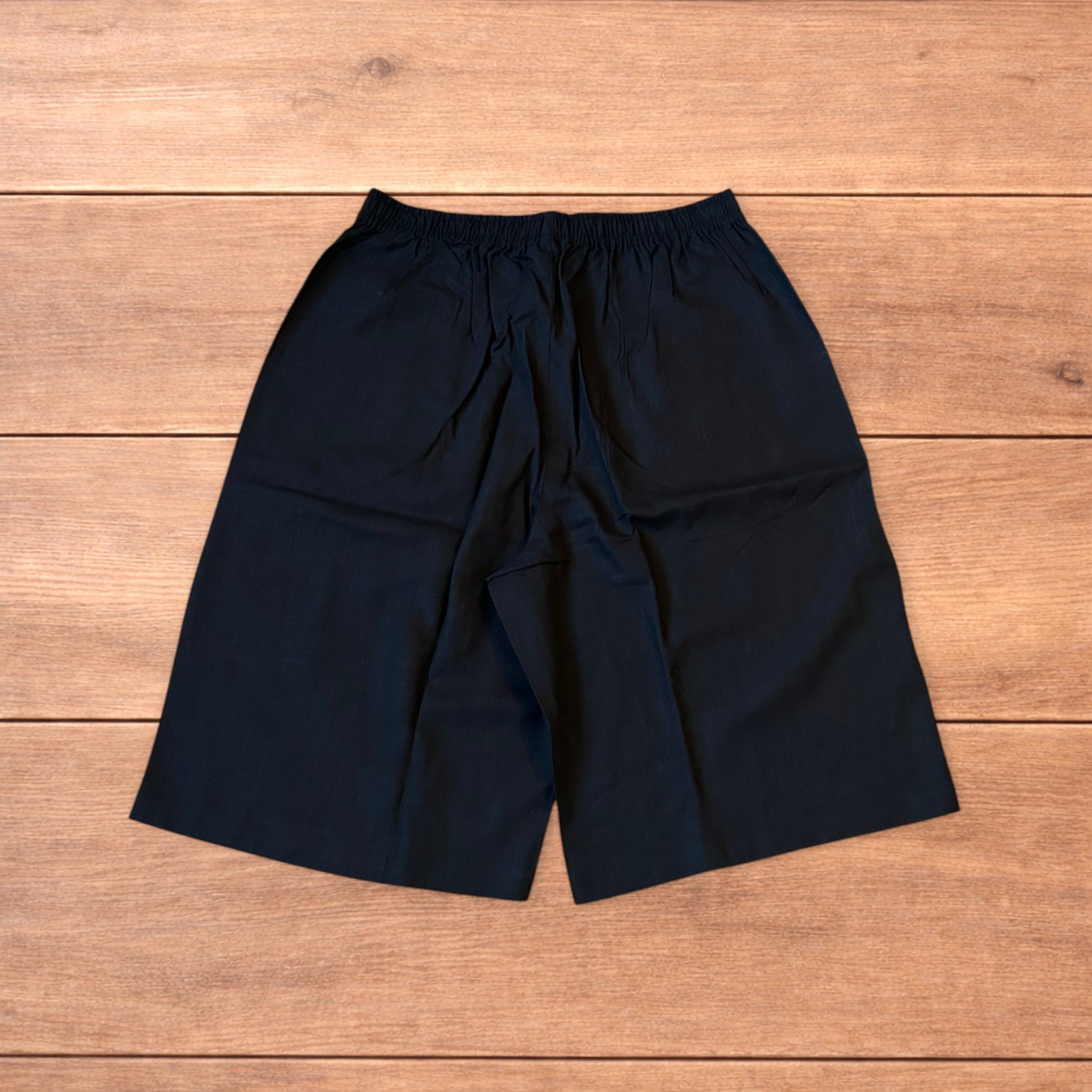 Japanese Brand Super baggy wide leg linen shorts jorts in black. Size US 34 / EU 50 - 2 Thumbnail