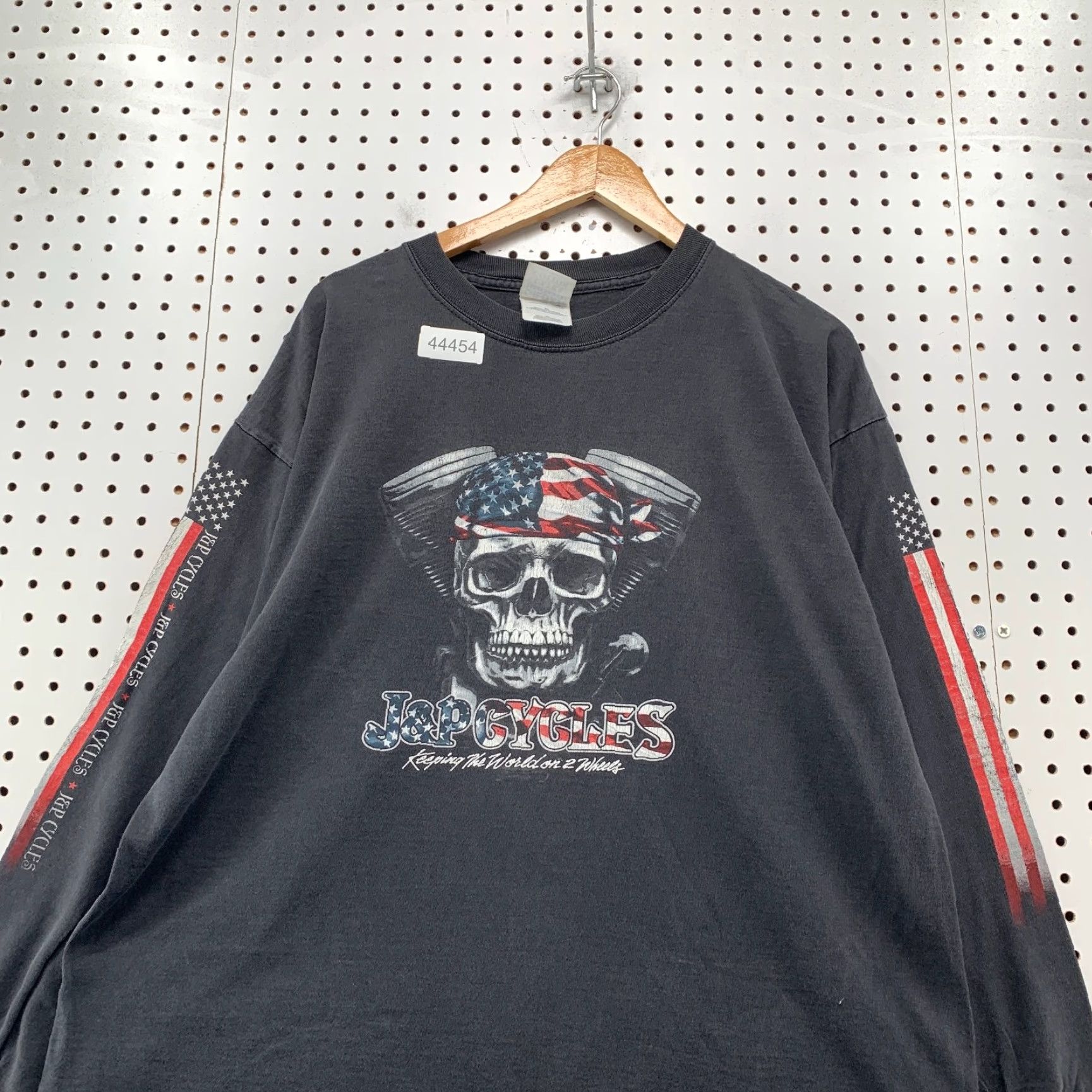 Gildan VINTAGE J&P Cycles Skull USA Flag T Shirt Mens XL Black Long Sleeve Crew Neck Cotton T-Shirt Mens XL Skull USA Flag 90s Motorcycle Graphic Size US XL / EU 56 / 4 - 3 Thumbnail