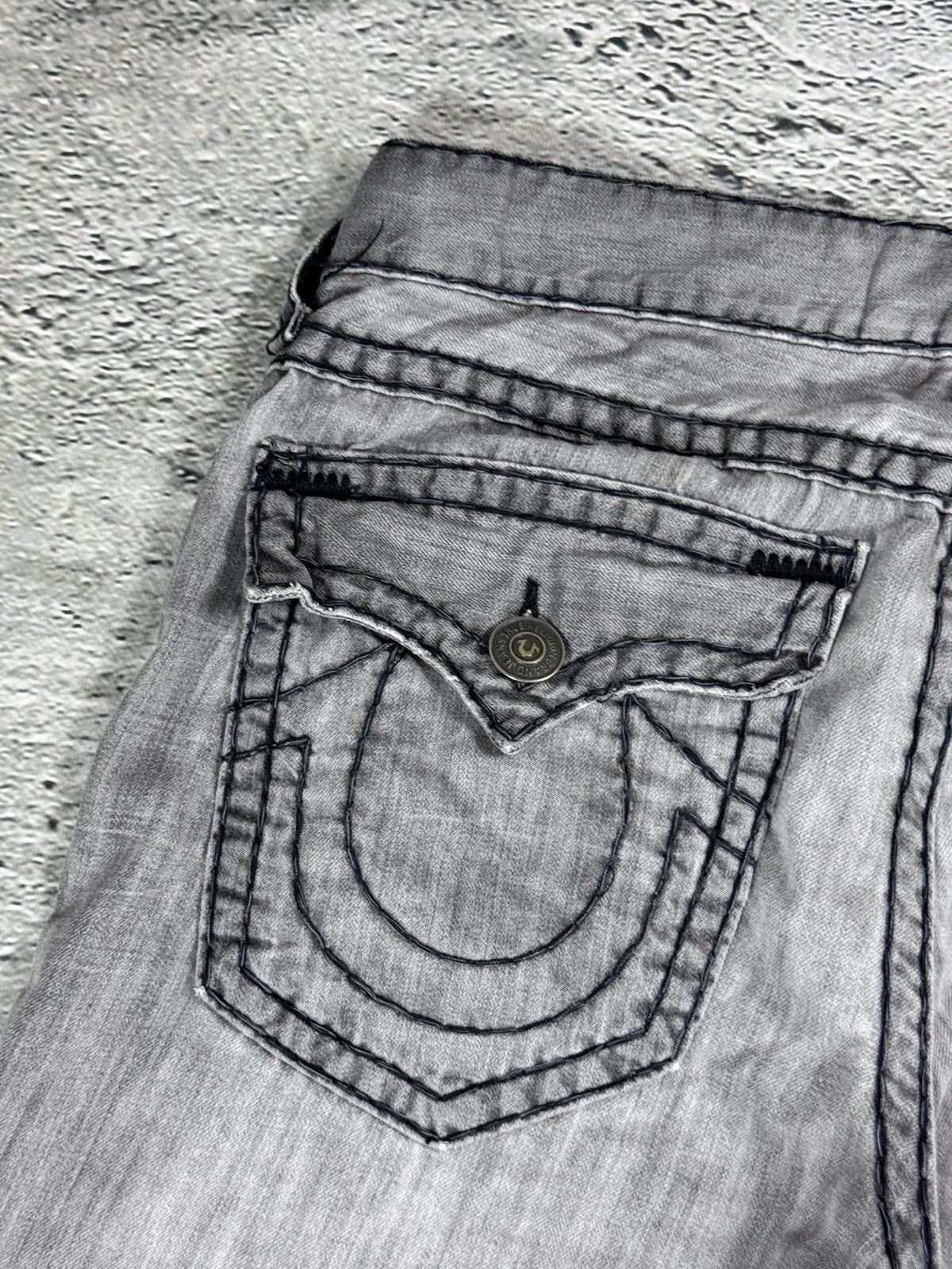 True Religion True Religion grey jeans black thick stitching Y2K Logan Size US 36 / EU 52 - 3 Thumbnail