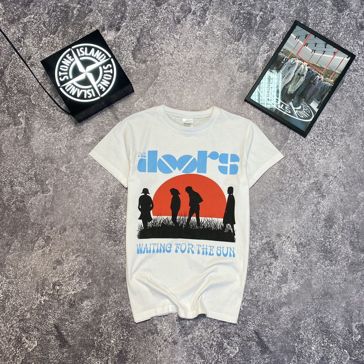 Band Tees Vintage The Doors Waiting for the sun Big Logo rock band tee Size US M / EU 48-50 / 2 - 1 Thumbnail