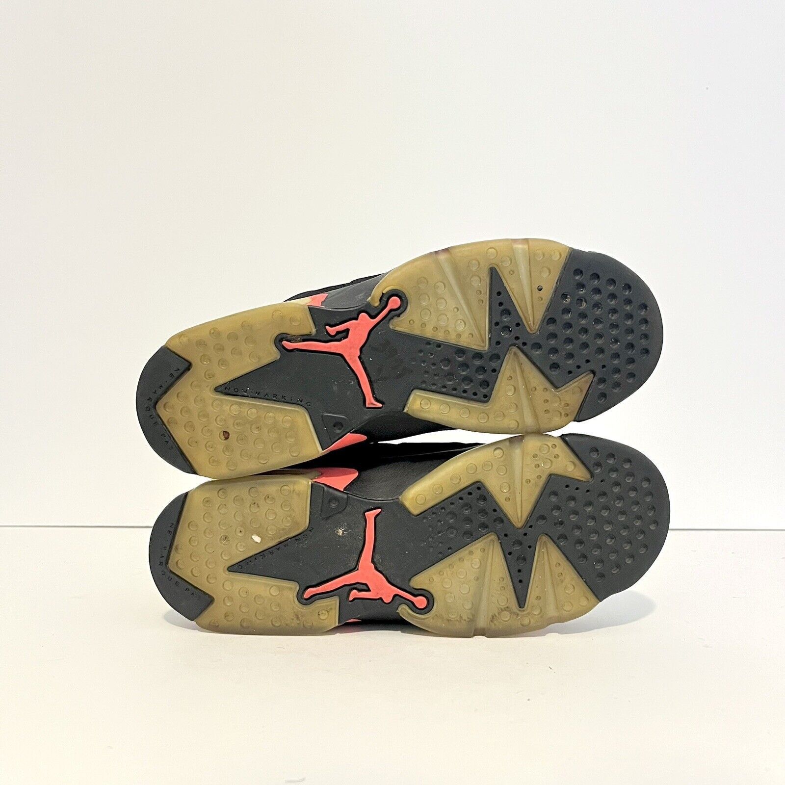 Nike 2014 Nike Air Jordan VI 6 Retro Infrared GS 384665-023 5.5Y Size US 7 / IT 37 - 7 Thumbnail