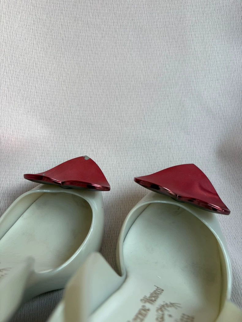Vivienne Westwood Vivienne Westwood White and red love shoes with fragrance. Size US 7.5 / IT 37.5 - 8 Thumbnail