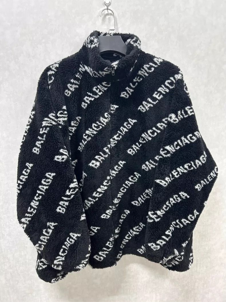 Balenciaga Balenciaga size 36 Black Teddy Printed Faux Fur Coat Size S / US 4 / IT 40 - 1 Thumbnail