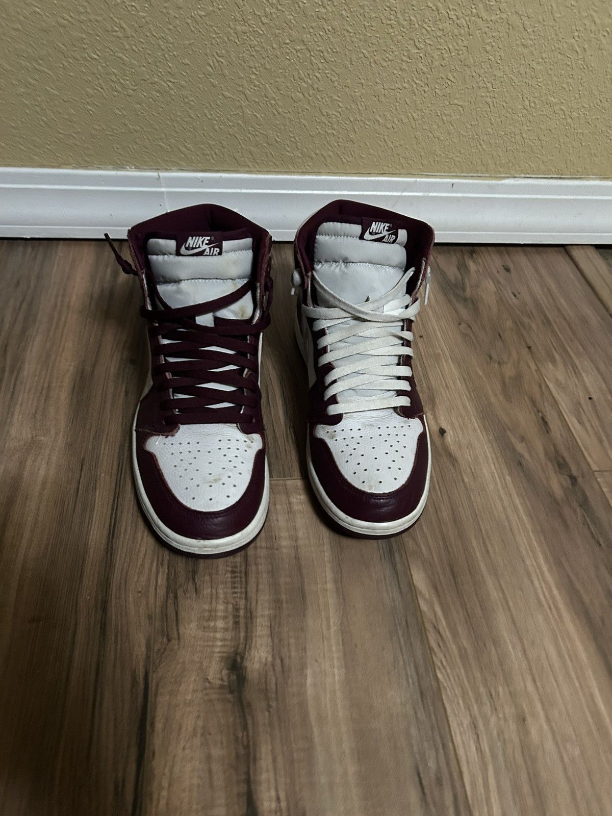 Jordan Brand × Nike Air Jordan 1 Retro High OG ‘Bordeaux Size US 11.5 / EU 44-45 - 2 Thumbnail